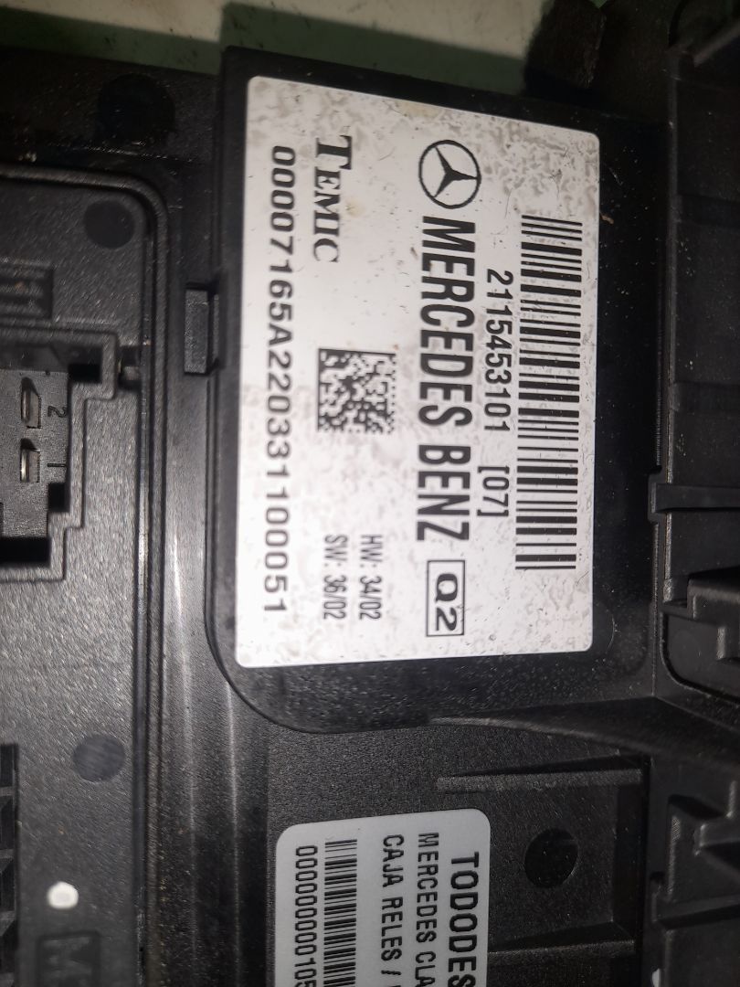 CAJA RELES / FUSIBLES MERCEDES-BENZ CLASE E (W211) BERLINA E 270 CDI (211.016)