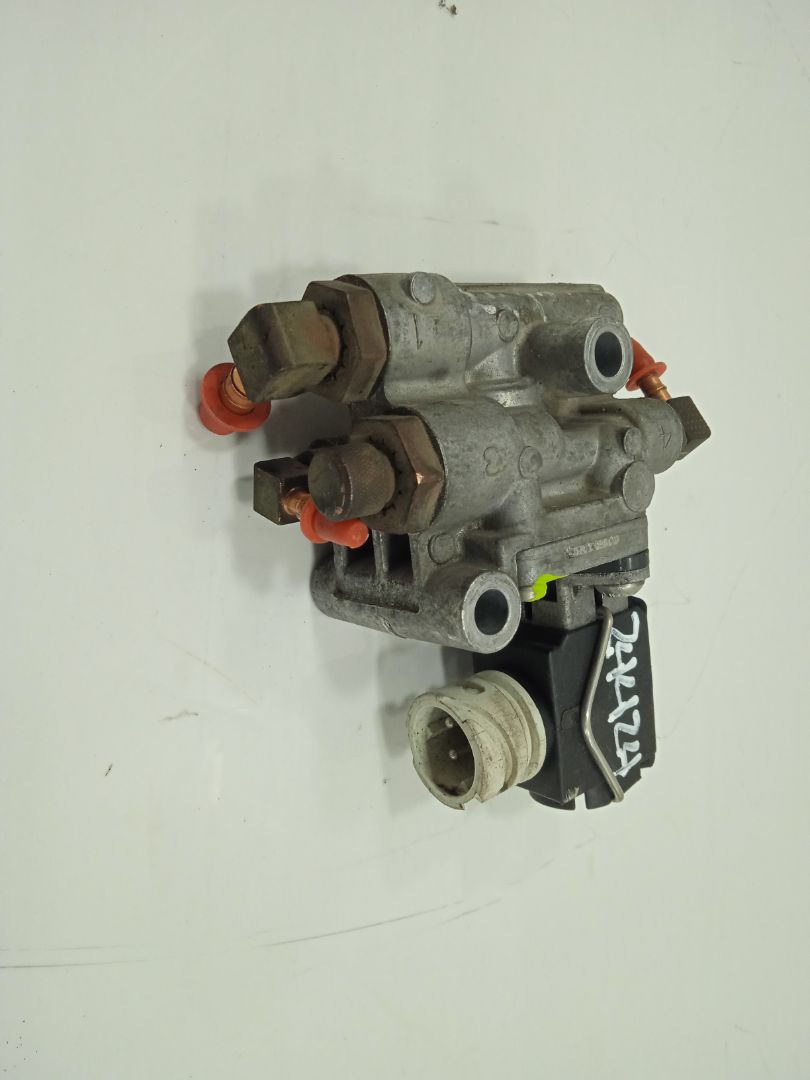 VALVULA SOLENOIDE MAN TGS 18.XXX FSA / 4x2   LLS M (Largura mediana)