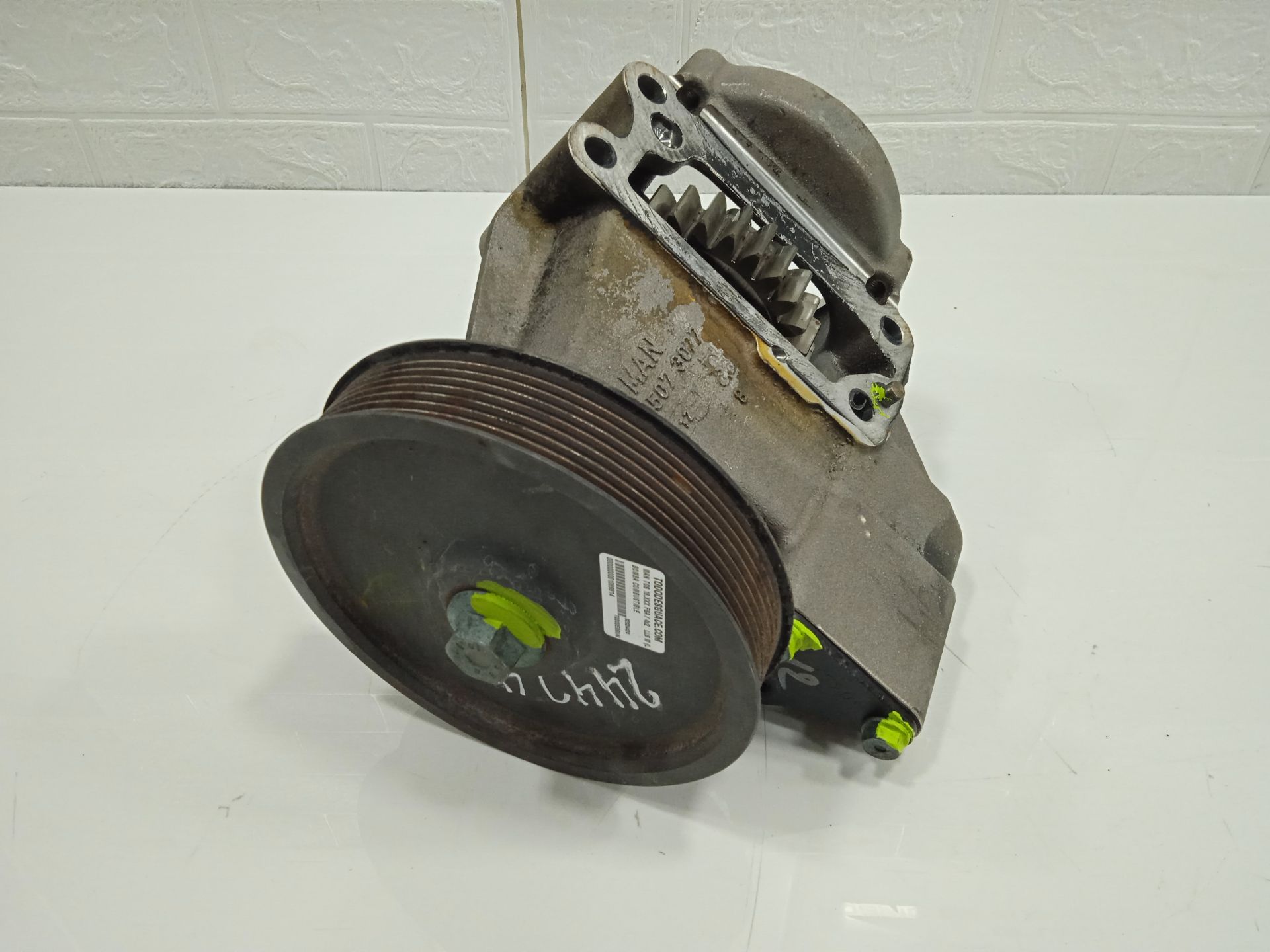 BOMBA COMBUSTIBLE MAN TGS 18.XXX FSA / 4x2   LLS M (Largura mediana)