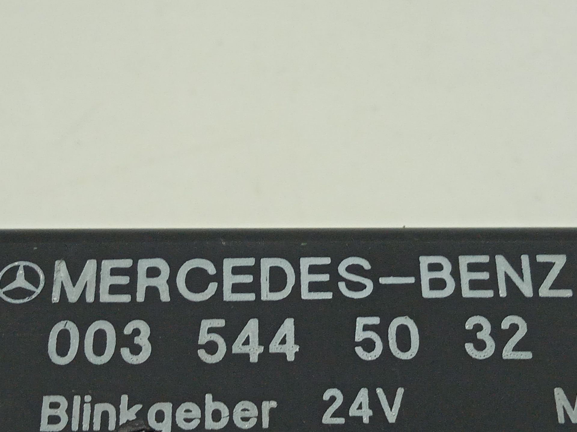 MODULO ELECTRONICO MERCEDES-BENZ AXOR 2-EJES 18 TON 2004 -> 1829   4x2      OM 906 LA   nR Estrecho