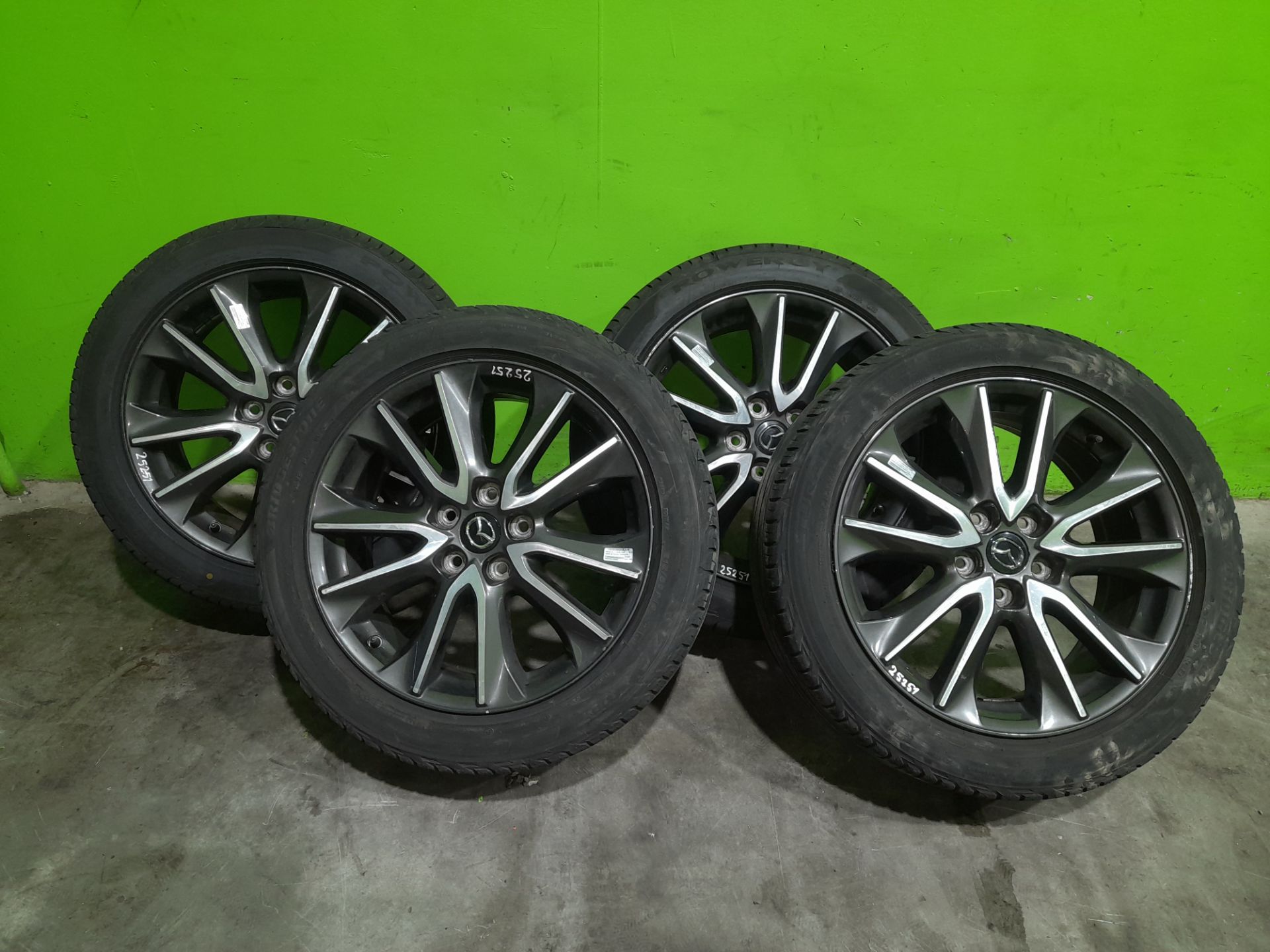 JUEGO DE RUEDAS COMPLETAS MAZDA CX-3 Center-Line