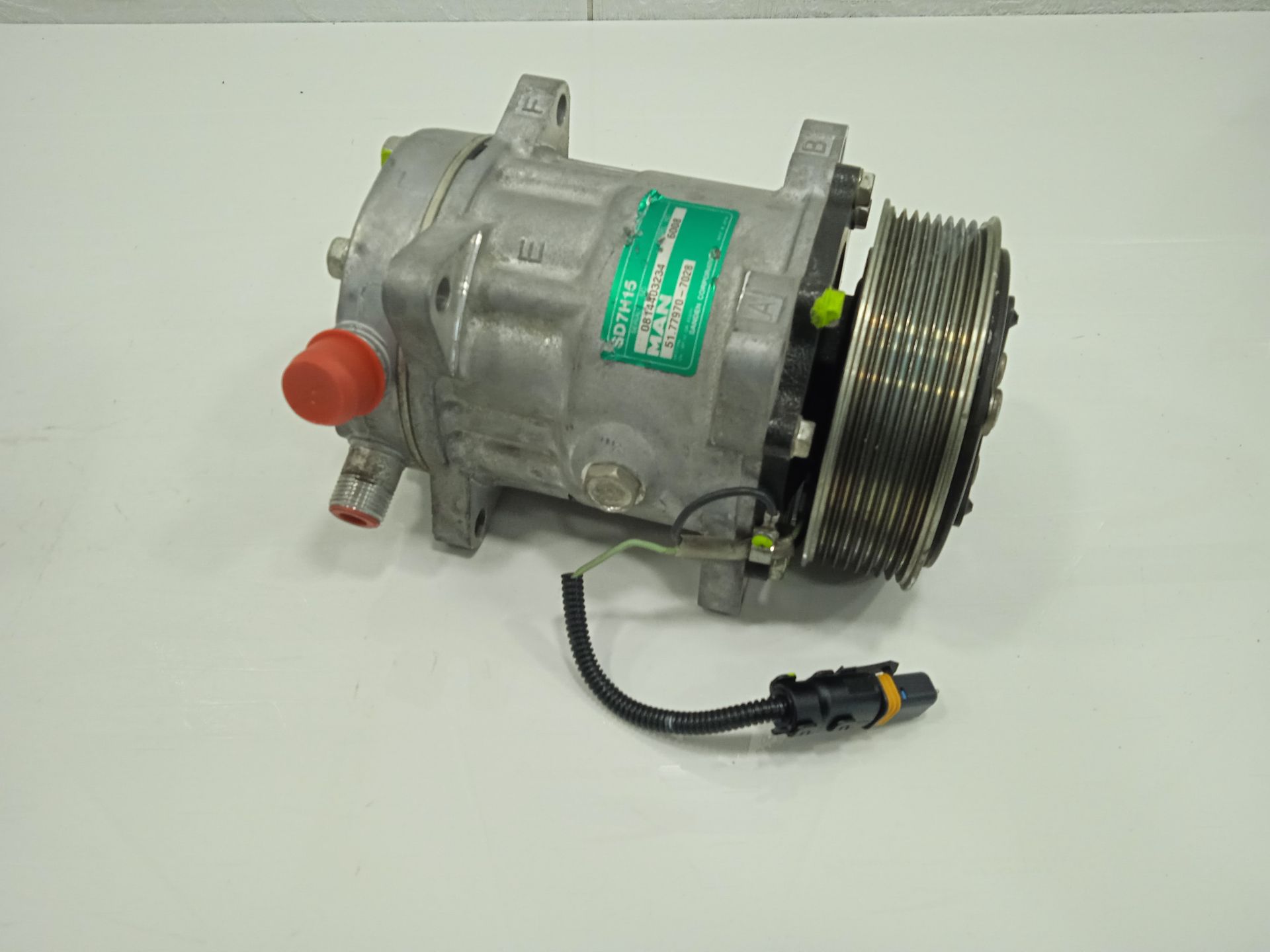 COMPRESOR AIRE ACONDICIONADO MAN TGS 18.XXX FSA / 4x2   LLS M (Largura mediana)