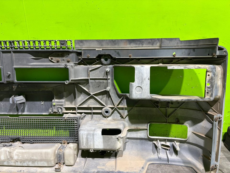 PARAGOLPES DELANTERO IVECO EUROTECH CURSOR (MH) FSA   (440 E 35) Larga distancia