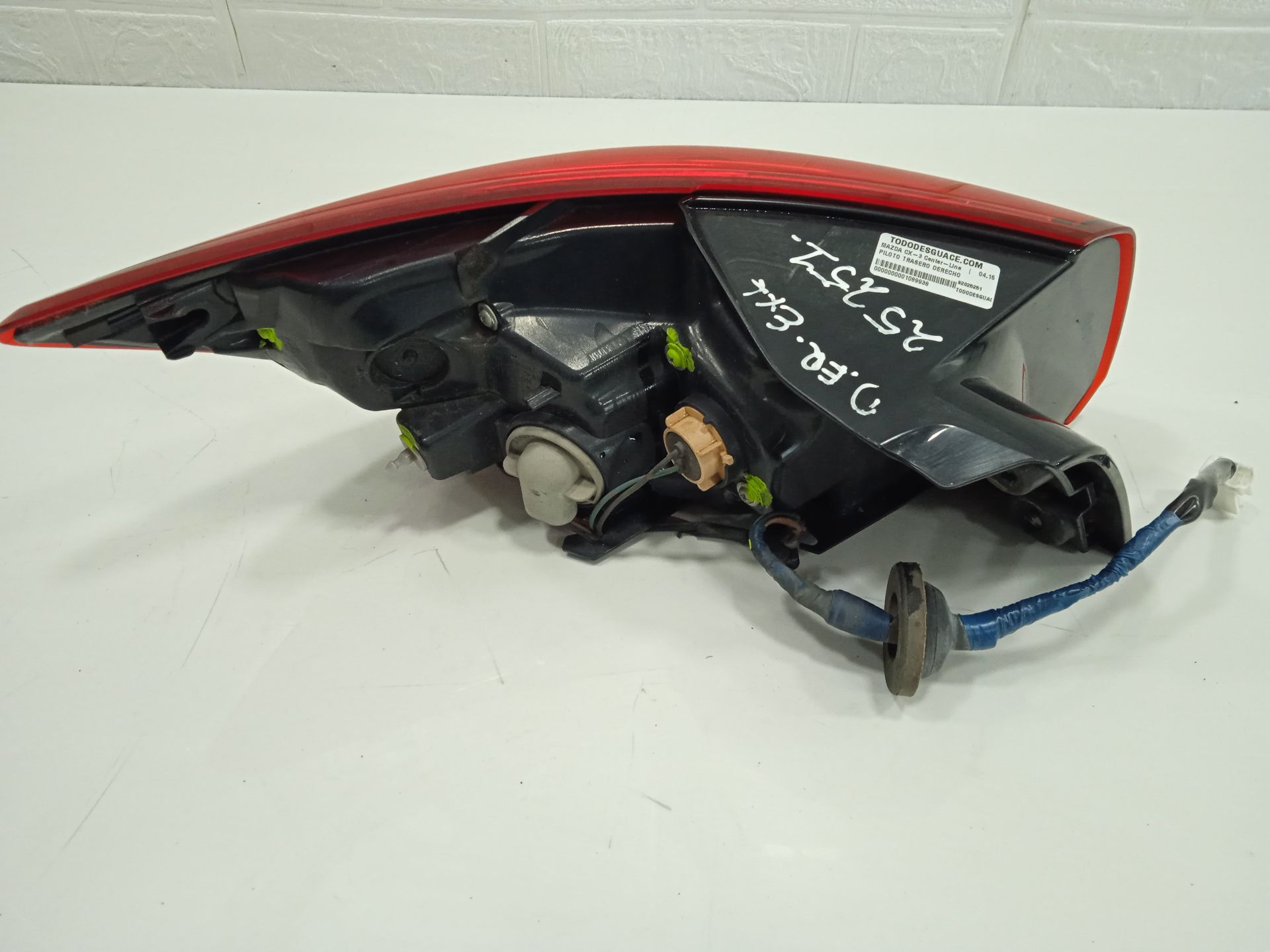 PILOTO TRASERO DERECHO MAZDA CX-3 Center-Line