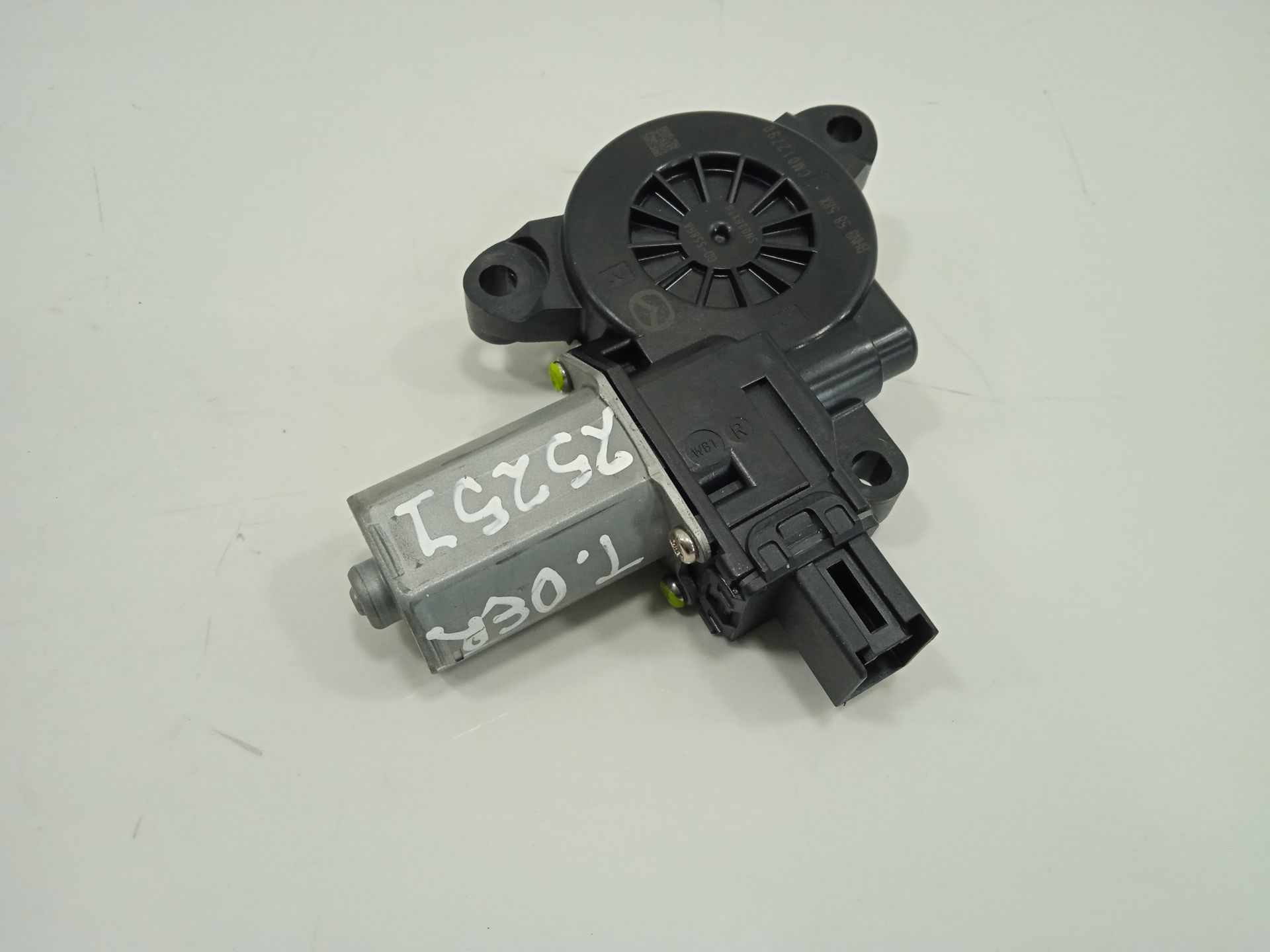 ELEVALUNAS TRASERO DERECHO MAZDA CX-3 Center-Line