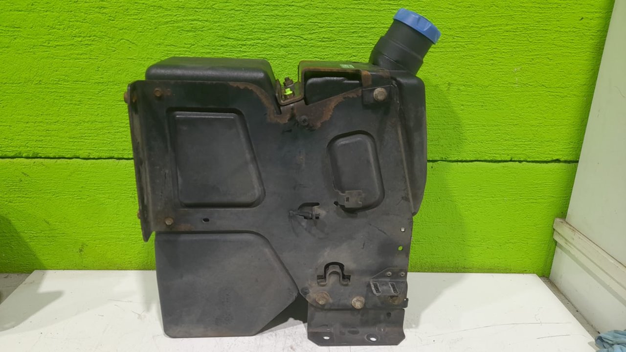 DEPOSITO ADBLUE RENAULT MIDLUM FG   XXX.10                   E4 Cabina doble