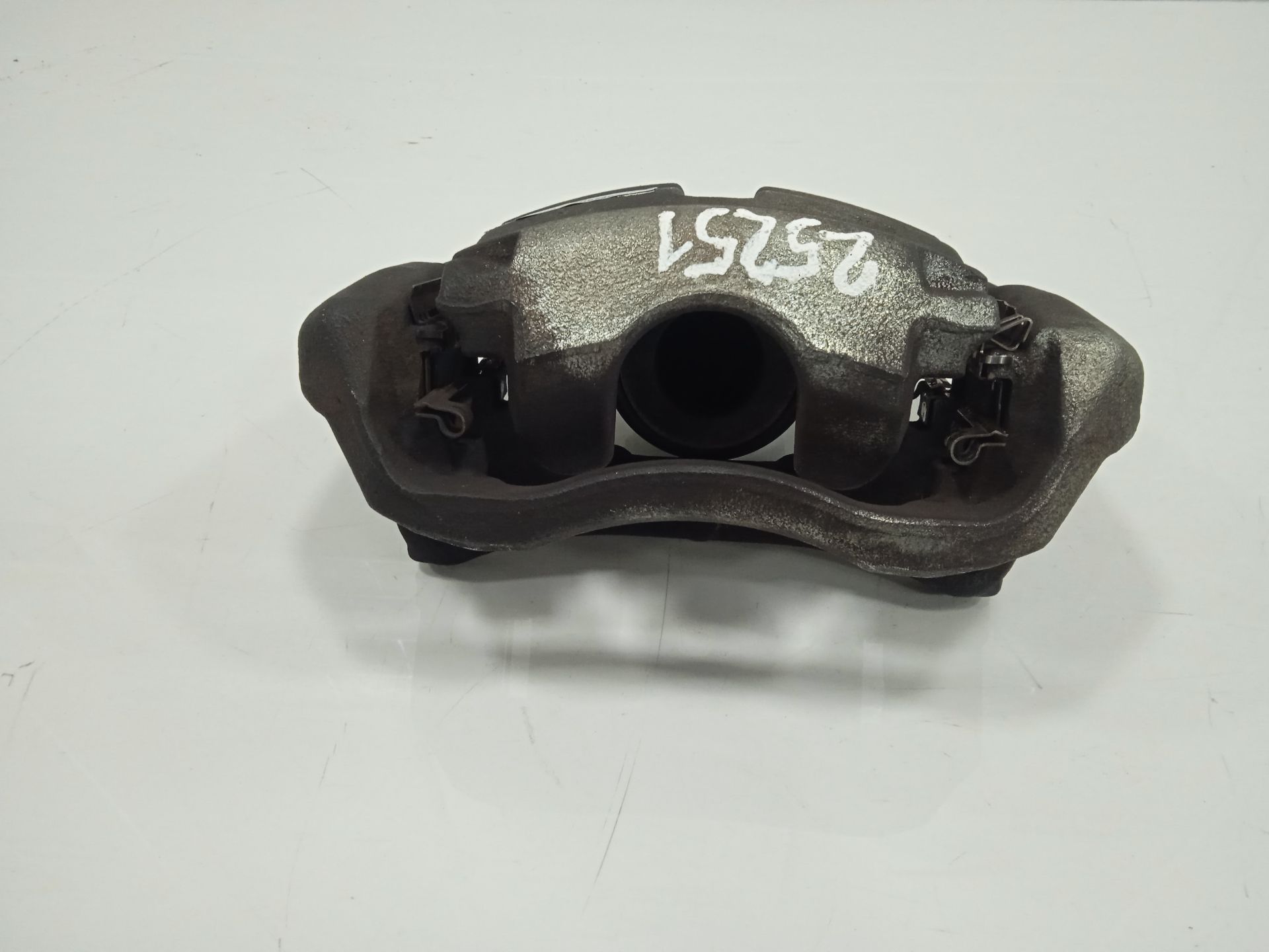 PINZA DE FRENO DELANTERA IZQUIERDA MAZDA CX-3 Center-Line