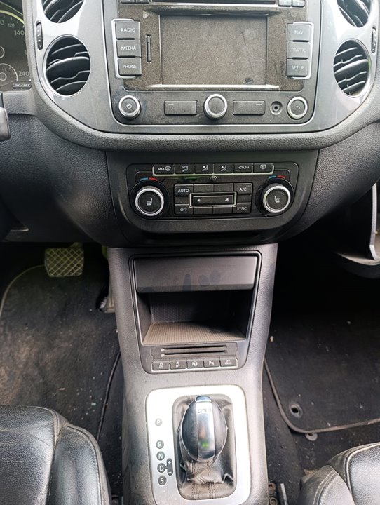 VOLKSWAGEN TIGUAN (5N2) Country 4Motion BlueMotion Motor 2,0 Ltr. - 103 kW TDI