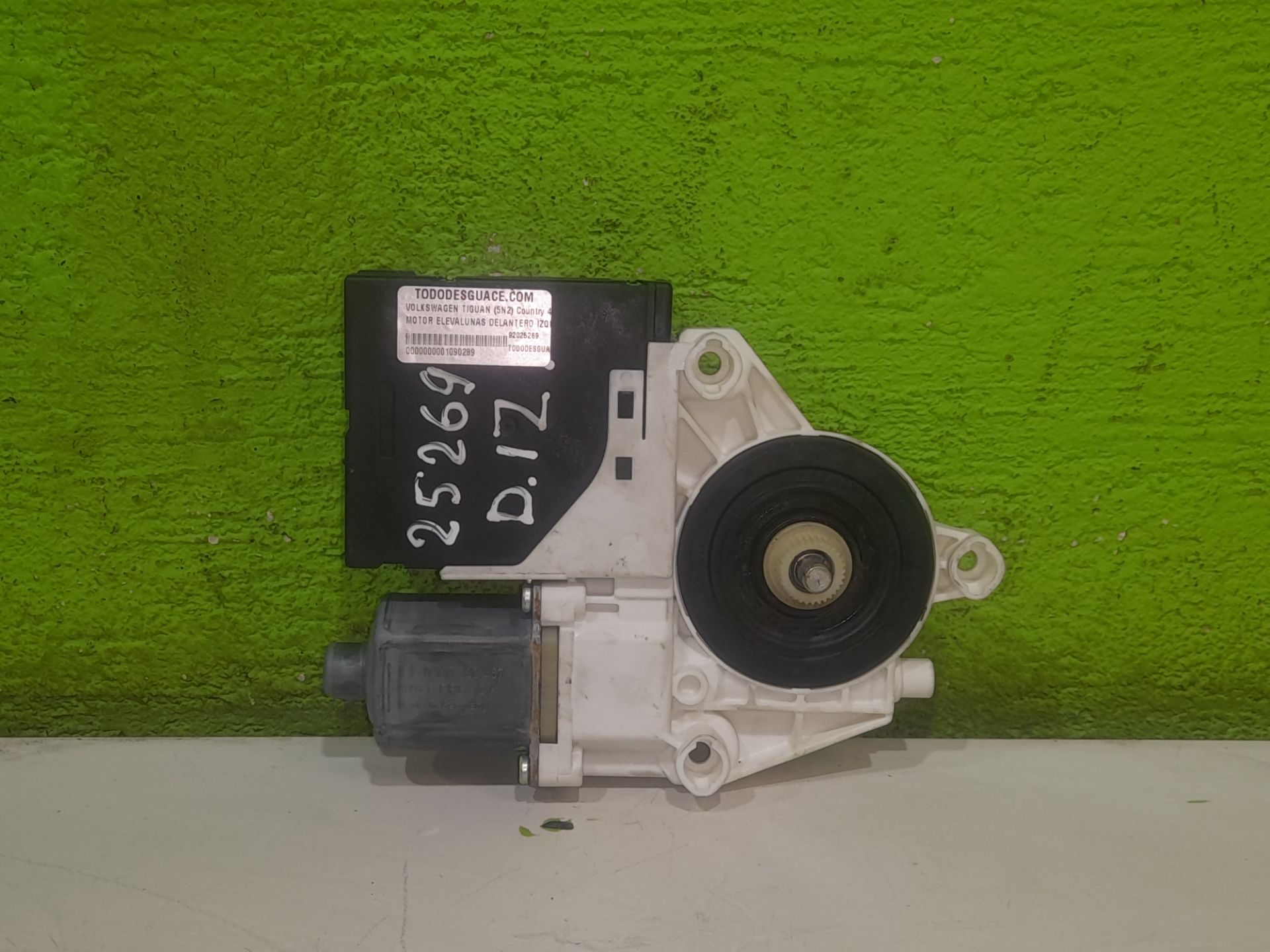 MOTOR ELEVALUNAS DELANTERO IZQUIERDO VOLKSWAGEN TIGUAN (5N2) Country 4Motion BlueMotion