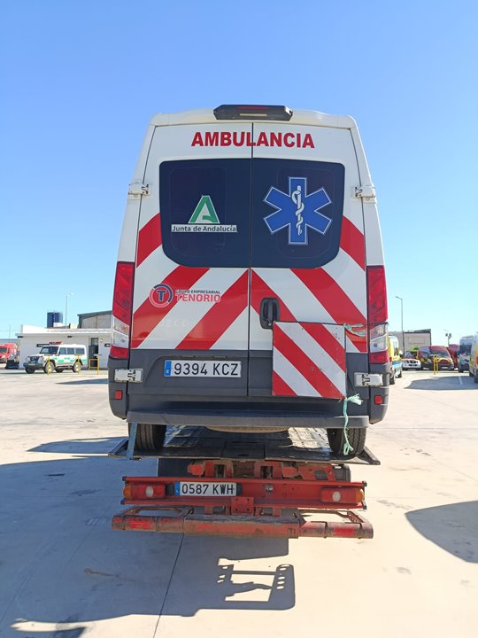 CAJA RELES / FUSIBLES IVECO DAILY FURGON *