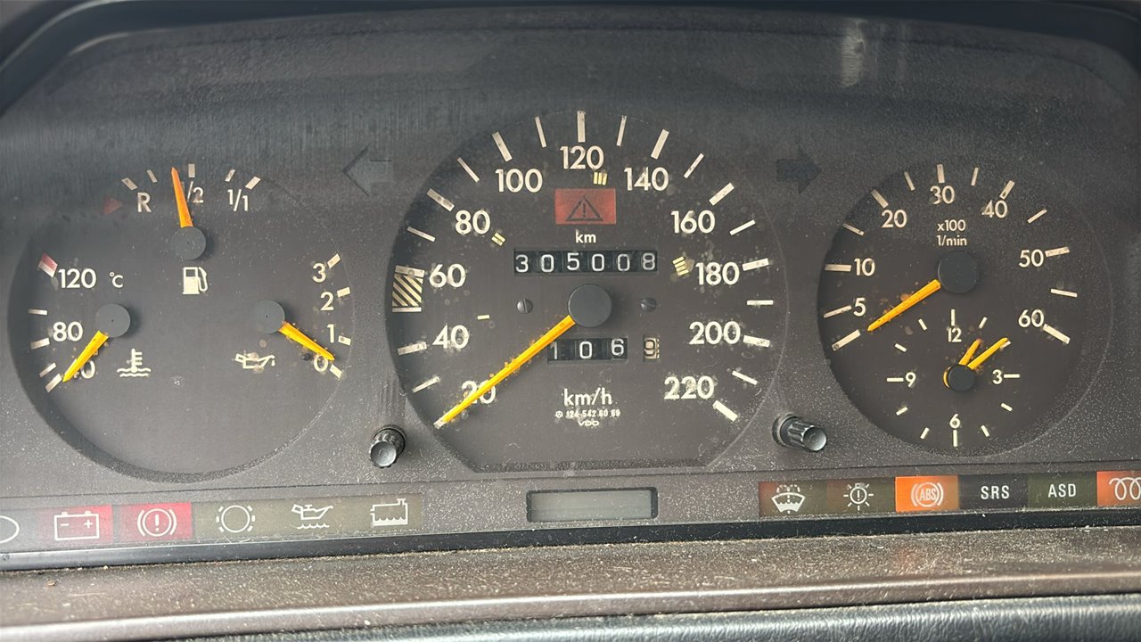 MERCEDES-BENZ CLASE E (W124) BERLINA E 300 Diesel (124.131) Motor 3,0 Ltr. - 100 kW Diesel CAT