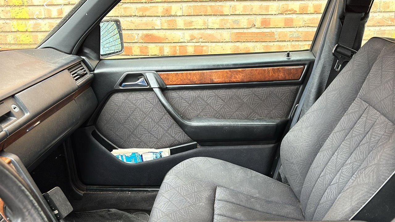 MERCEDES-BENZ CLASE E (W124) BERLINA E 300 Diesel (124.131) Motor 3,0 Ltr. - 100 kW Diesel CAT