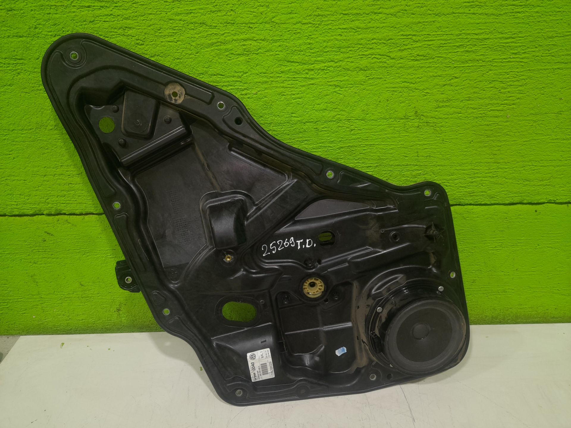 PAÑO PUERTA TRASERO DERECHO VOLKSWAGEN TIGUAN (5N2) Country 4Motion BlueMotion