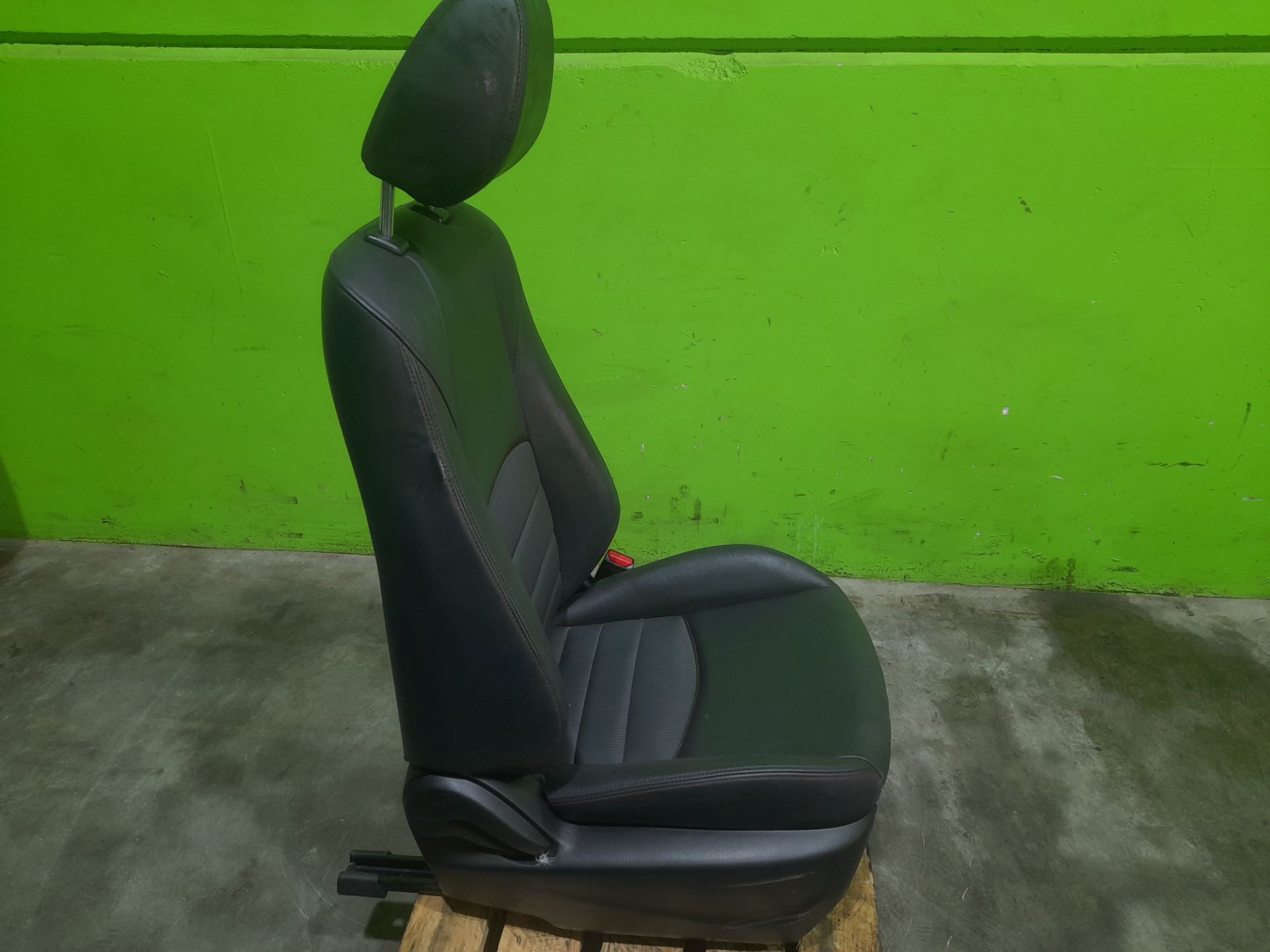ASIENTO DELANTERO DERECHO MAZDA CX-3 Center-Line