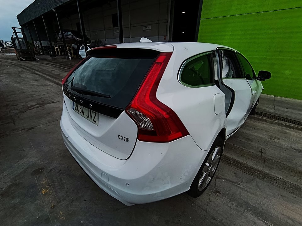 VOLVO V60 KOMBI Kinetic Motor 2,0 Ltr. - 110 kW Diesel CAT