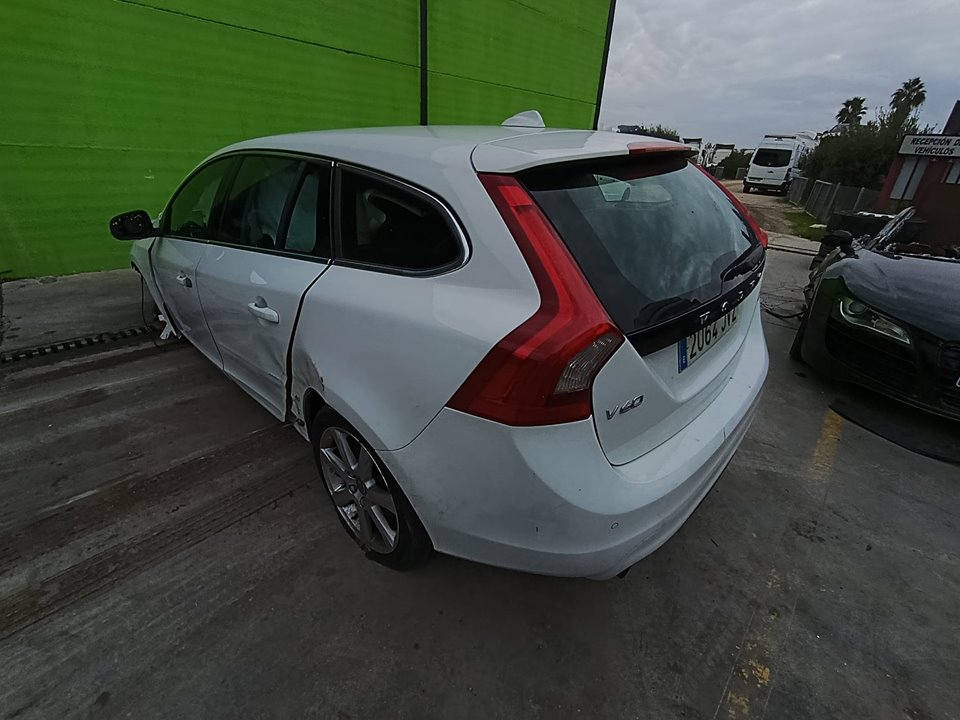 VOLVO V60 KOMBI Kinetic Motor 2,0 Ltr. - 110 kW Diesel CAT