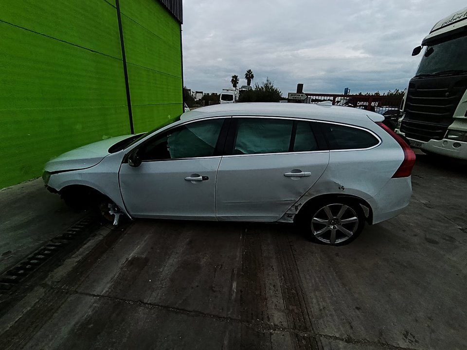 VOLVO V60 KOMBI Kinetic Motor 2,0 Ltr. - 110 kW Diesel CAT