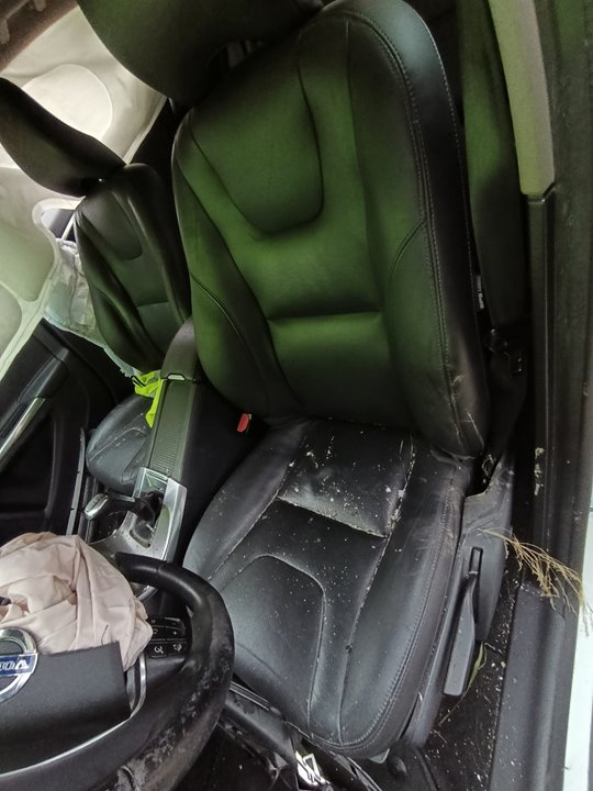 VOLVO V60 KOMBI Kinetic Motor 2,0 Ltr. - 110 kW Diesel CAT