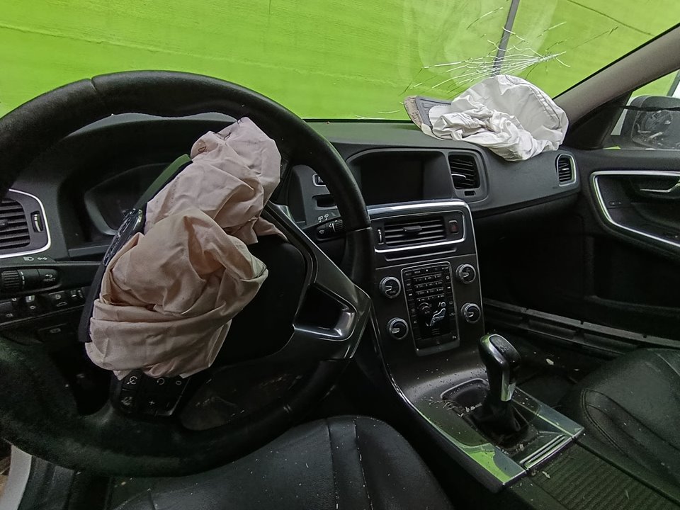 VOLVO V60 KOMBI Kinetic Motor 2,0 Ltr. - 110 kW Diesel CAT