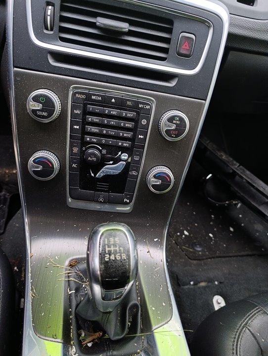 VOLVO V60 KOMBI Kinetic Motor 2,0 Ltr. - 110 kW Diesel CAT