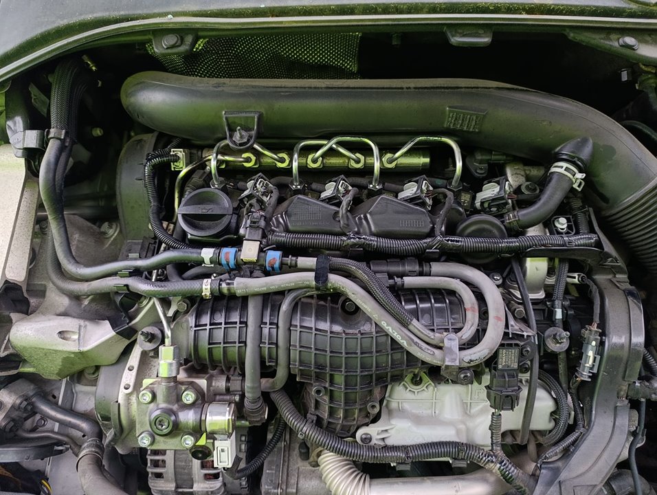 VOLVO V60 KOMBI Kinetic Motor 2,0 Ltr. - 110 kW Diesel CAT