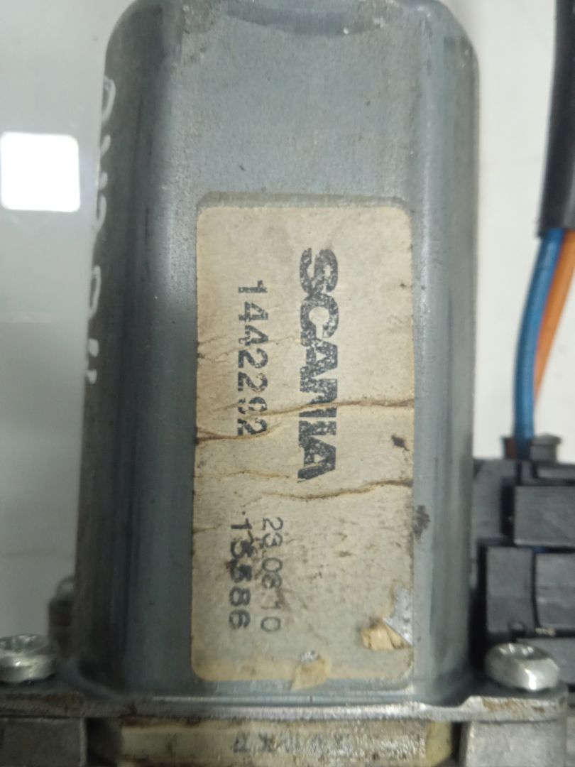 MOTOR ELEVALUNAS DELANTERO IZQUIERDO SCANIA SERIE P/G/R (C-CLASE) Fg  420  (4X2) Corto CP 13 / 14 B
