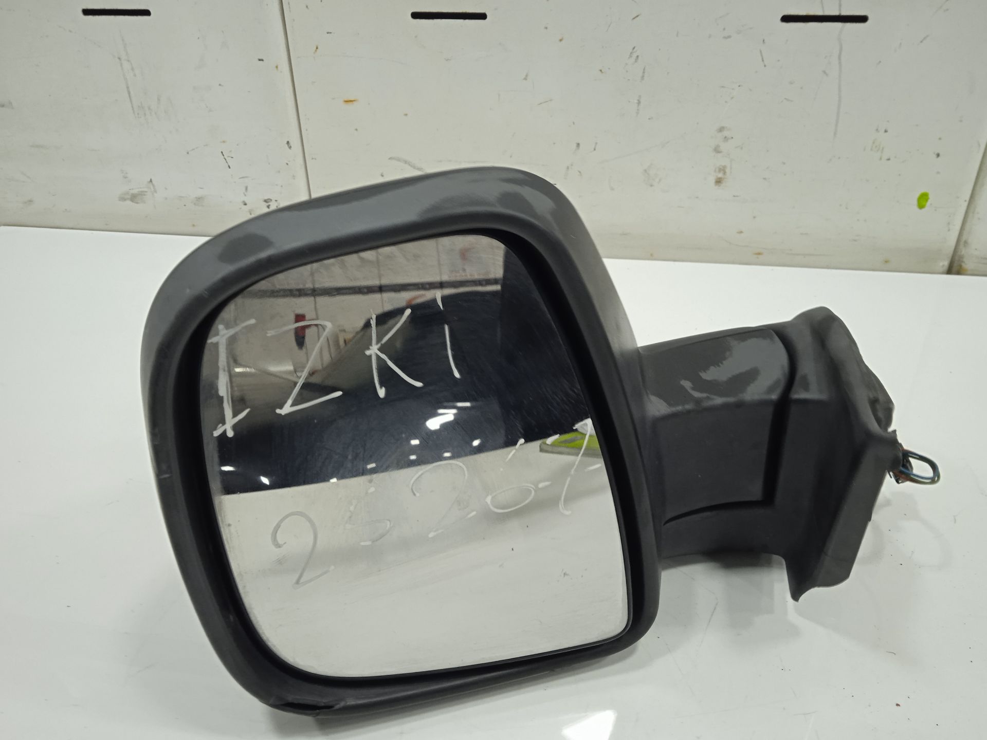 RETROVISOR IZQUIERDO PEUGEOT PARTNER KASTEN Confort L1