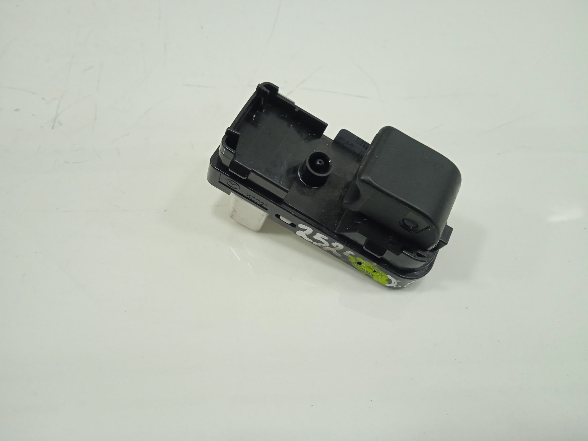 MANDO ELEVALUNAS DELANTERO DERECHO MAZDA CX-3 Center-Line
