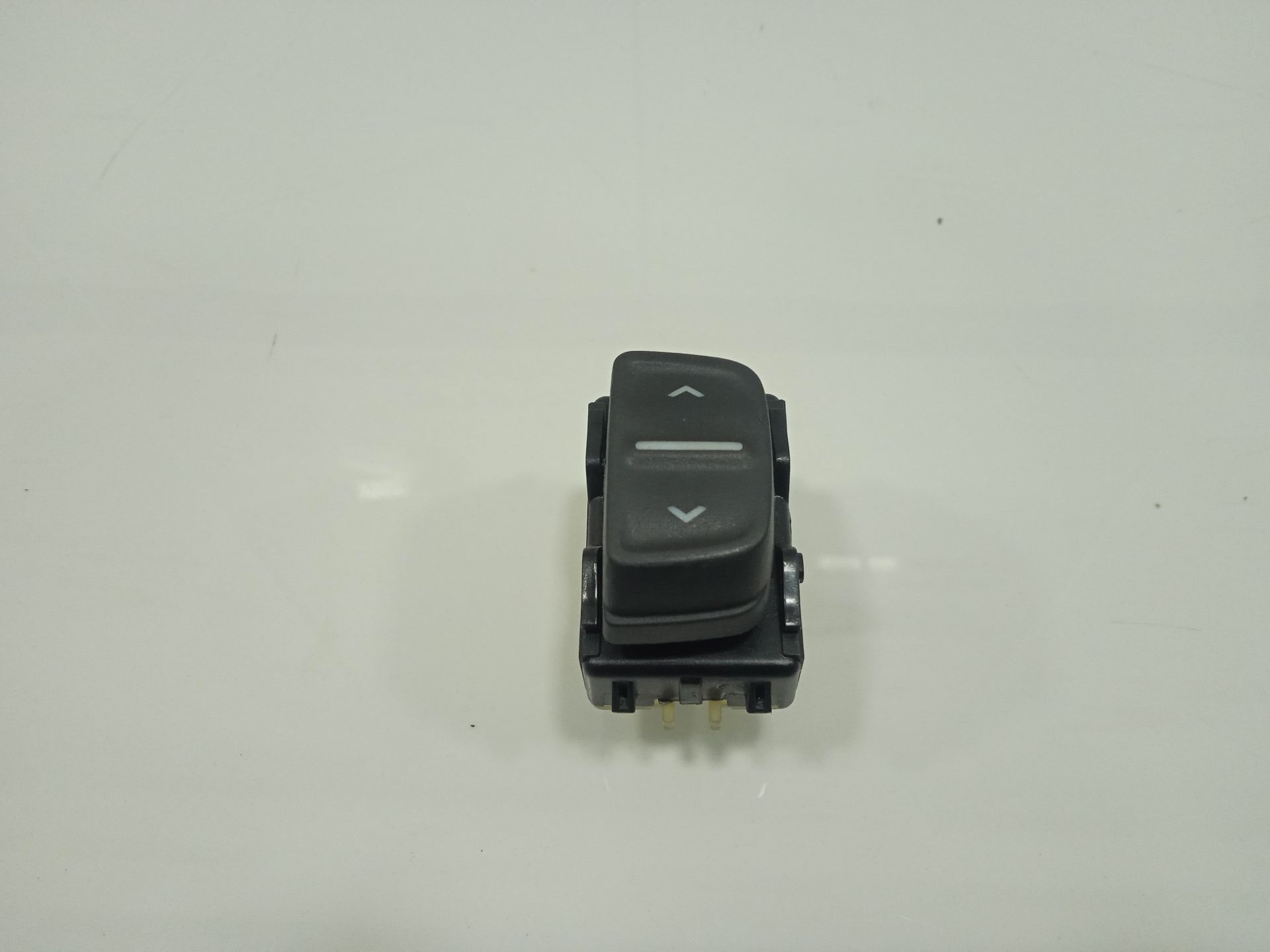 MANDO ELEVALUNAS DELANTERO DERECHO DACIA SANDERO Ambiance
