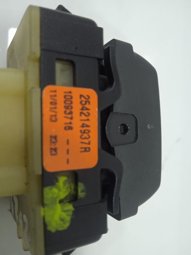 MANDO ELEVALUNAS DELANTERO DERECHO DACIA SANDERO Ambiance