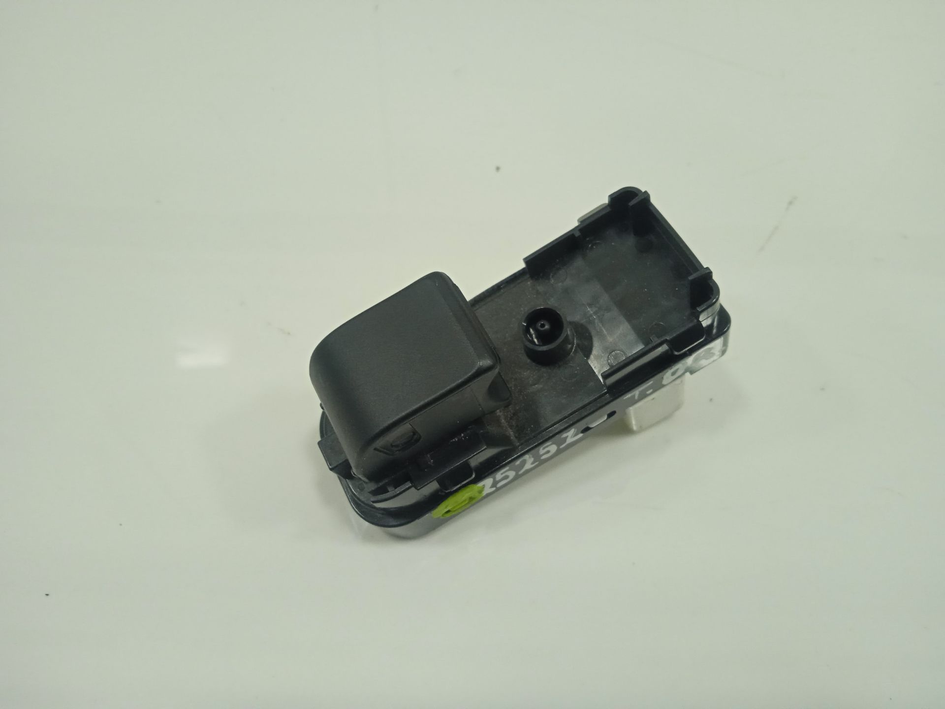 MANDO ELEVALUNAS TRASERO DERECHO MAZDA CX-3 Center-Line