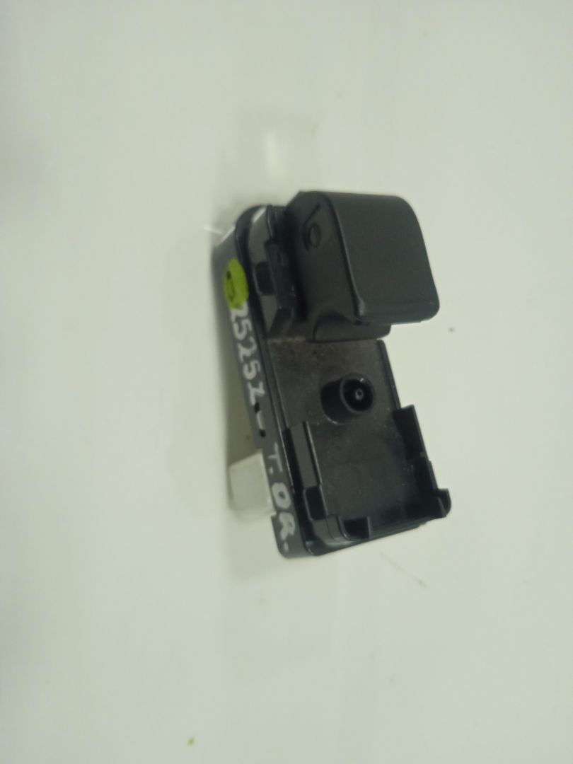 MANDO ELEVALUNAS TRASERO DERECHO MAZDA CX-3 Center-Line