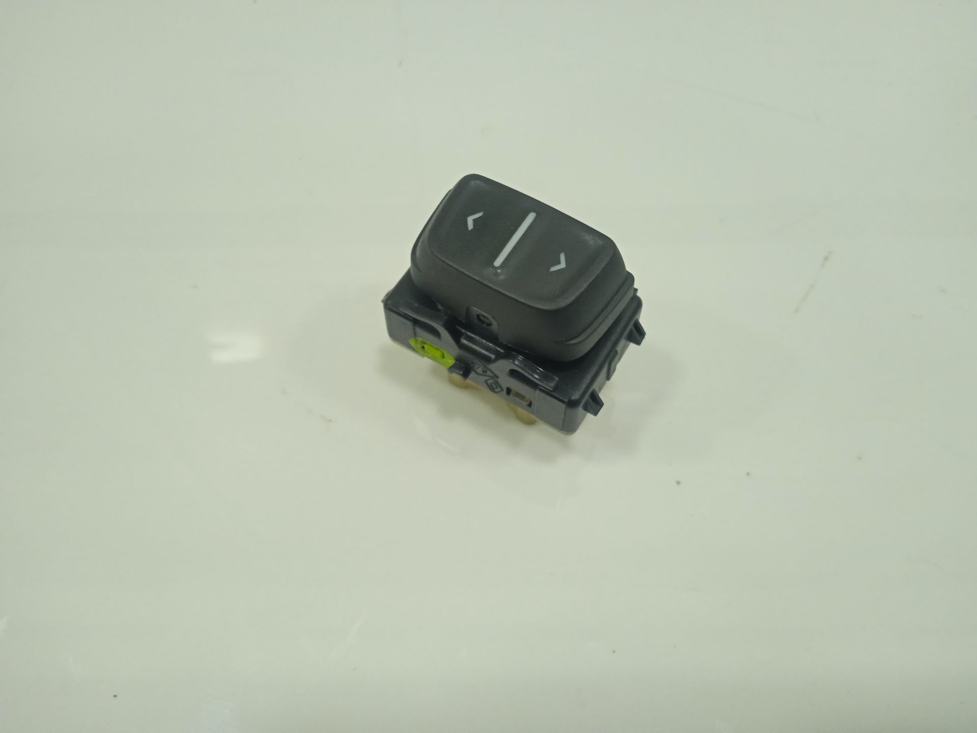 MANDO ELEVALUNAS DELANTERO IZQUIERDO DACIA SANDERO Ambiance