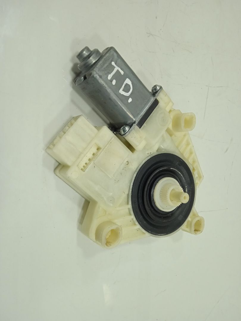 MOTOR ELEVALUNAS TRASERO DERECHO VOLKSWAGEN GOLF VII LIM. GTI BlueMotion