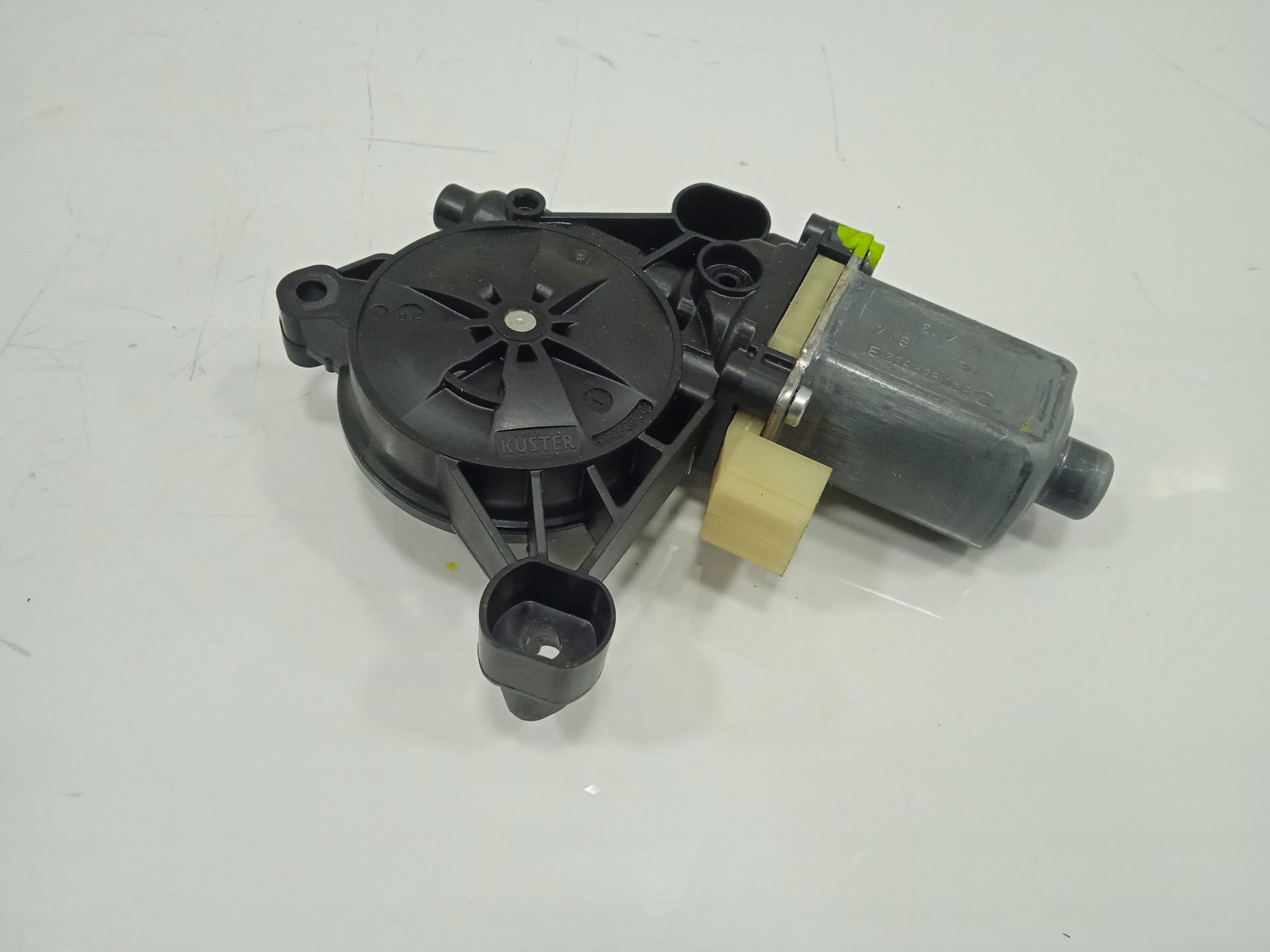 MOTOR ELEVALUNAS DELANTERO DERECHO VOLKSWAGEN GOLF VII LIM. GTI BlueMotion