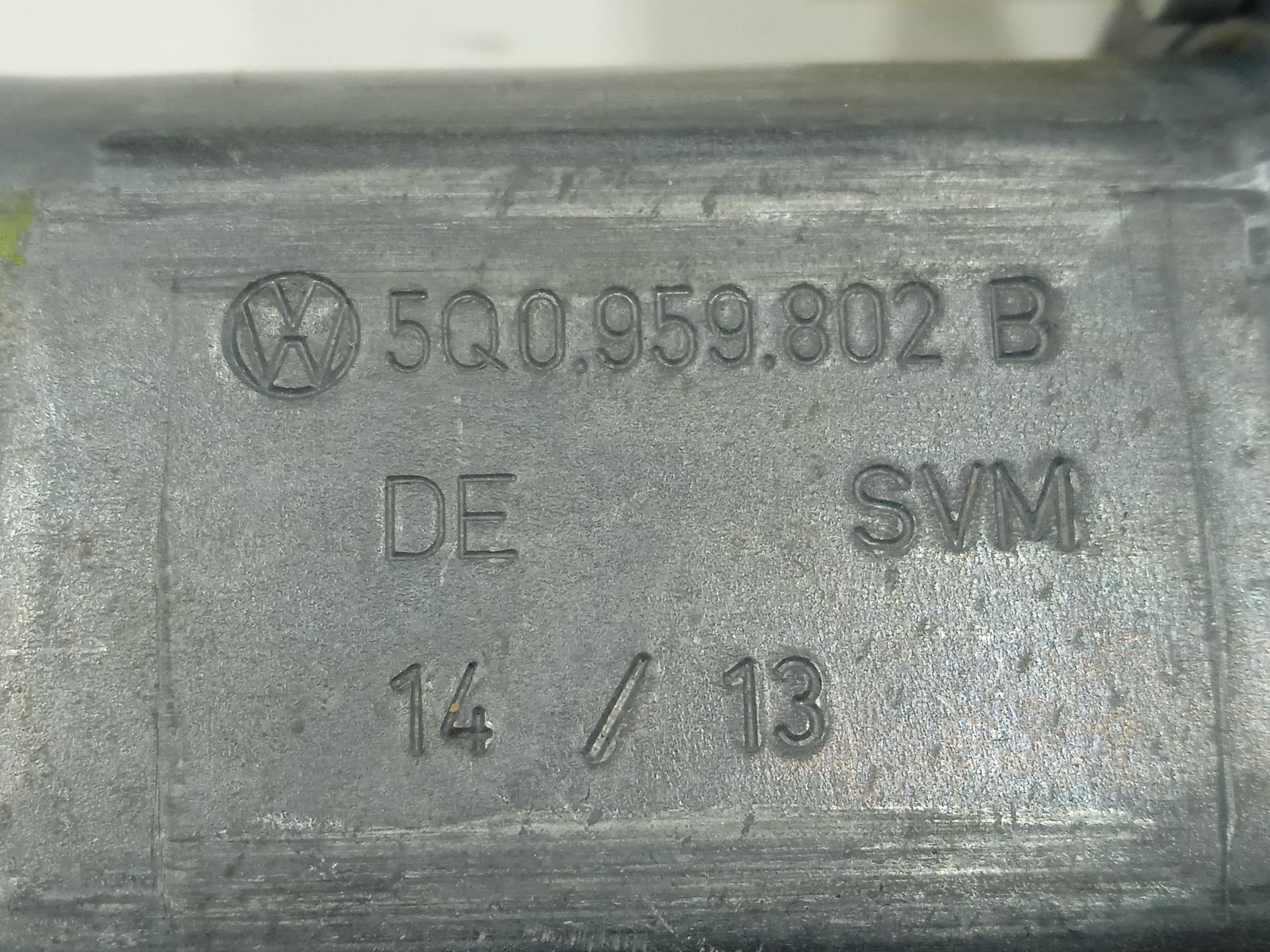 MOTOR ELEVALUNAS DELANTERO DERECHO VOLKSWAGEN GOLF VII LIM. GTI BlueMotion