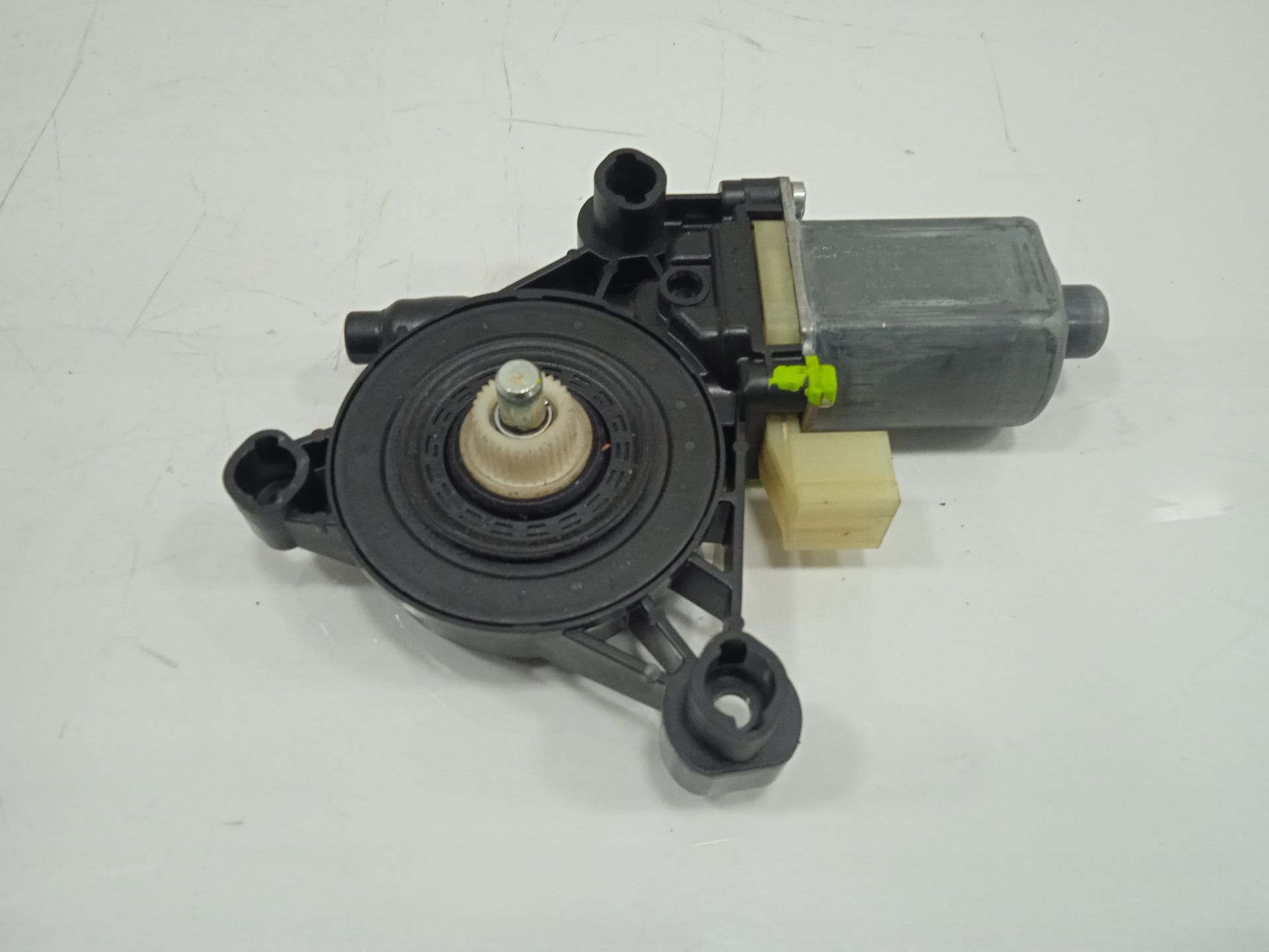 MOTOR ELEVALUNAS DELANTERO IZQUIERDO VOLKSWAGEN GOLF VII LIM. GTI BlueMotion