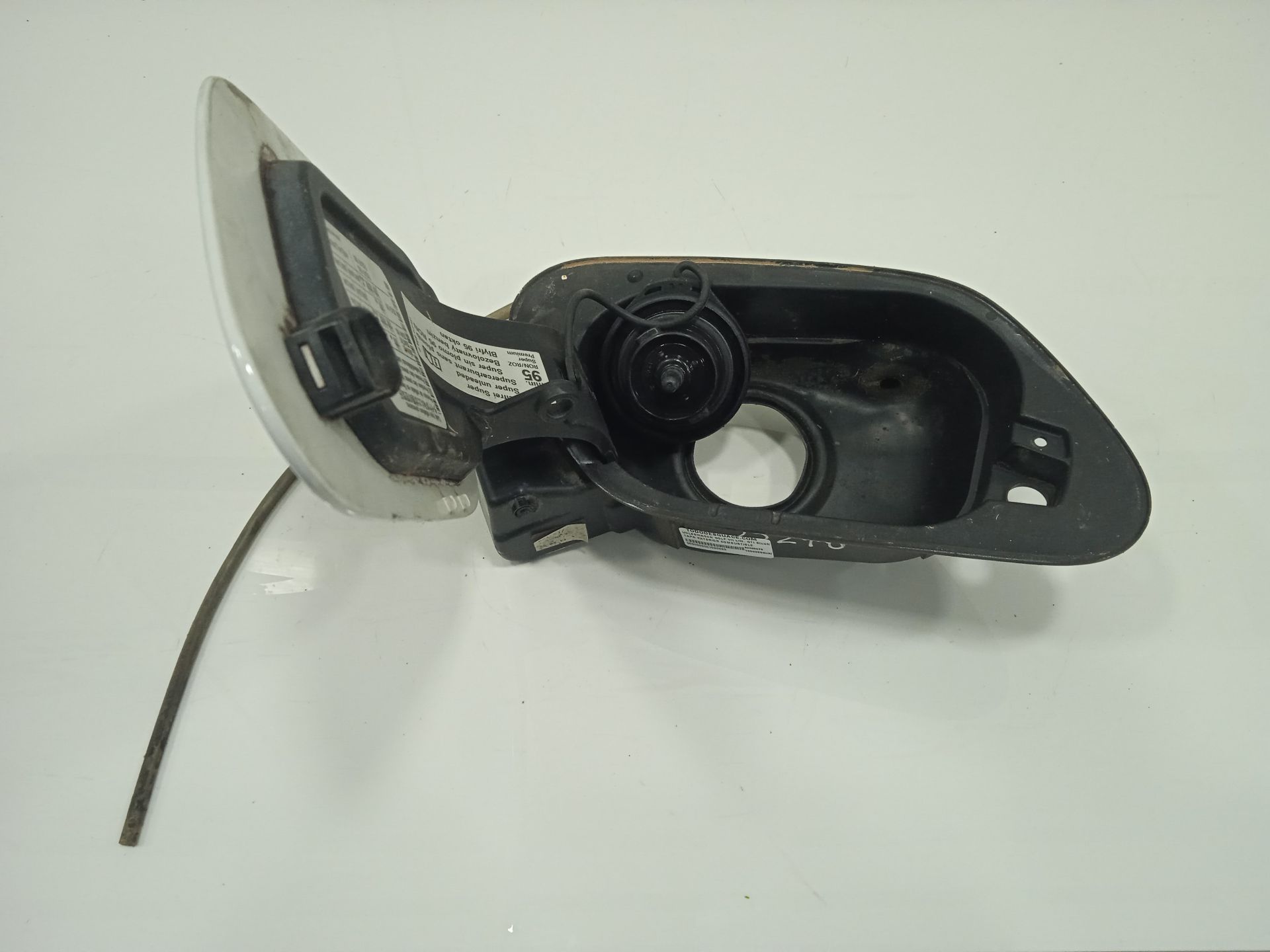 TAPA EXTERIOR COMBUSTIBLE VOLKSWAGEN GOLF VII LIM. GTI BlueMotion