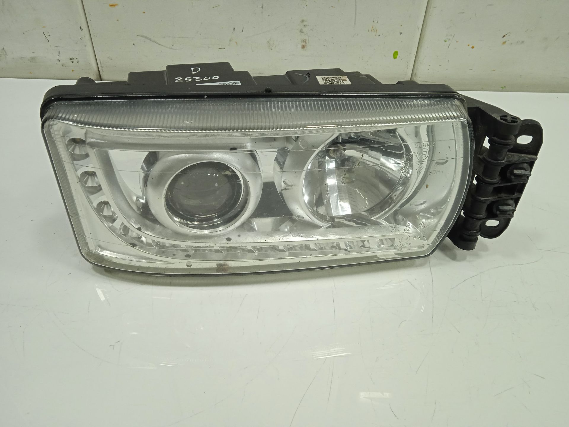 FARO DERECHO IVECO STRALIS (AD/AT) FG AD T/P                    4x2 Tráfico urbano