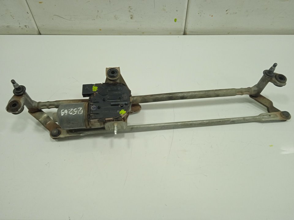 MOTOR LIMPIA DELANTERO foto 2