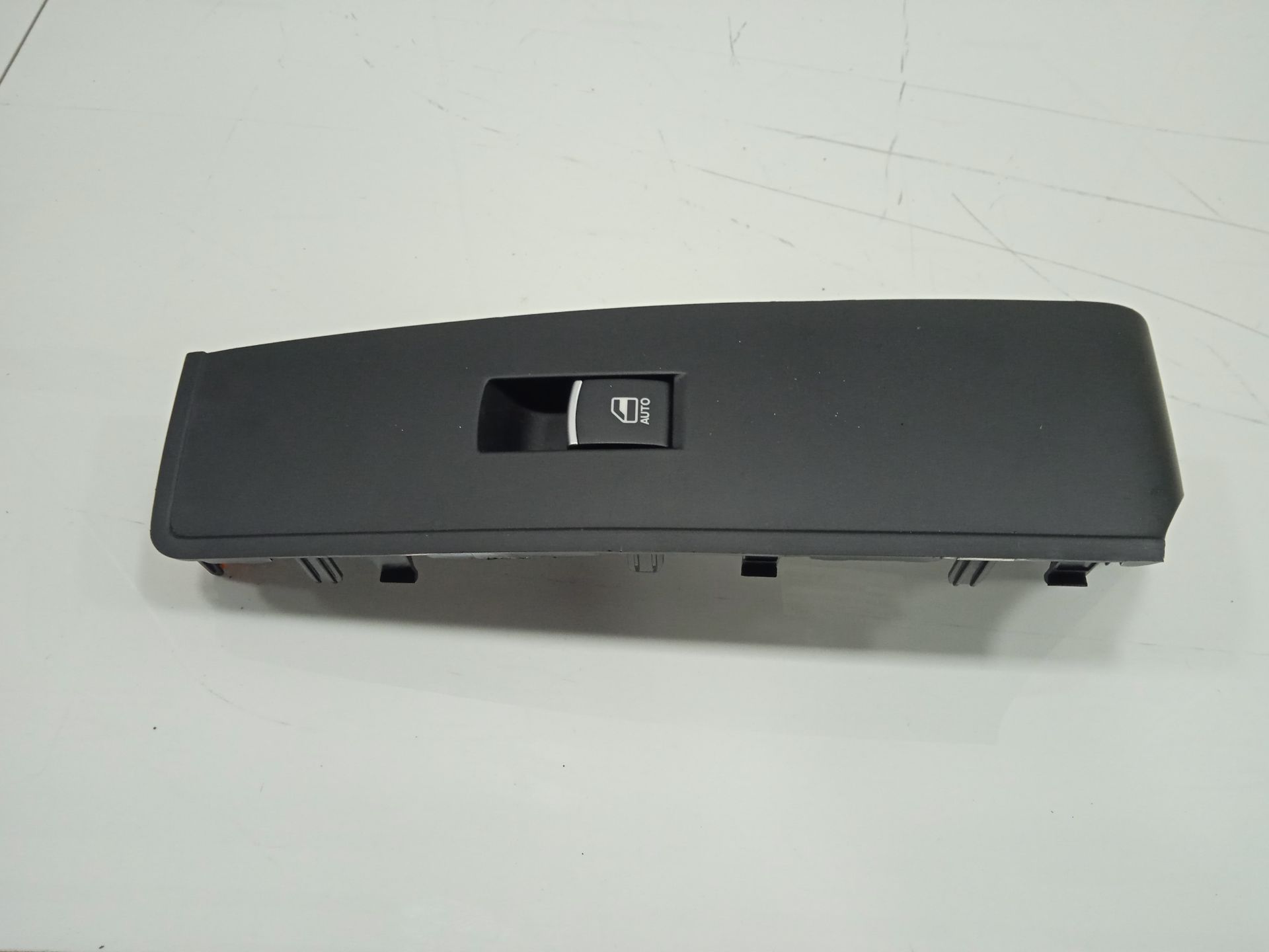 MANDO ELEVALUNAS DELANTERO DERECHO DFSK FENGON IX5 CLASSIC