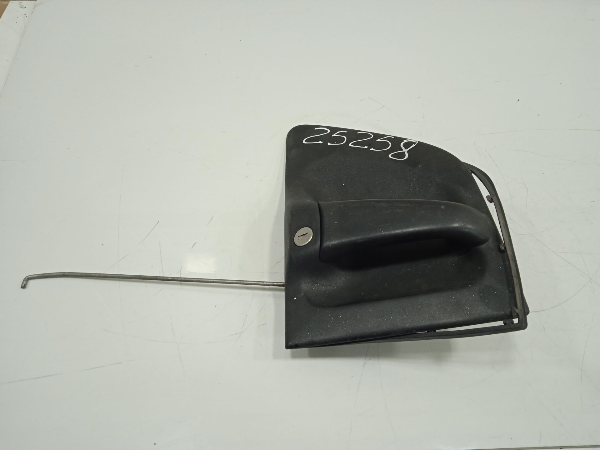 MANETA EXTERIOR DELANTERA IZQUIERDA SCANIA SERIE P/G/R (C-CLASE) Fg  340  (4X2) Corto CP 13 / 14 B