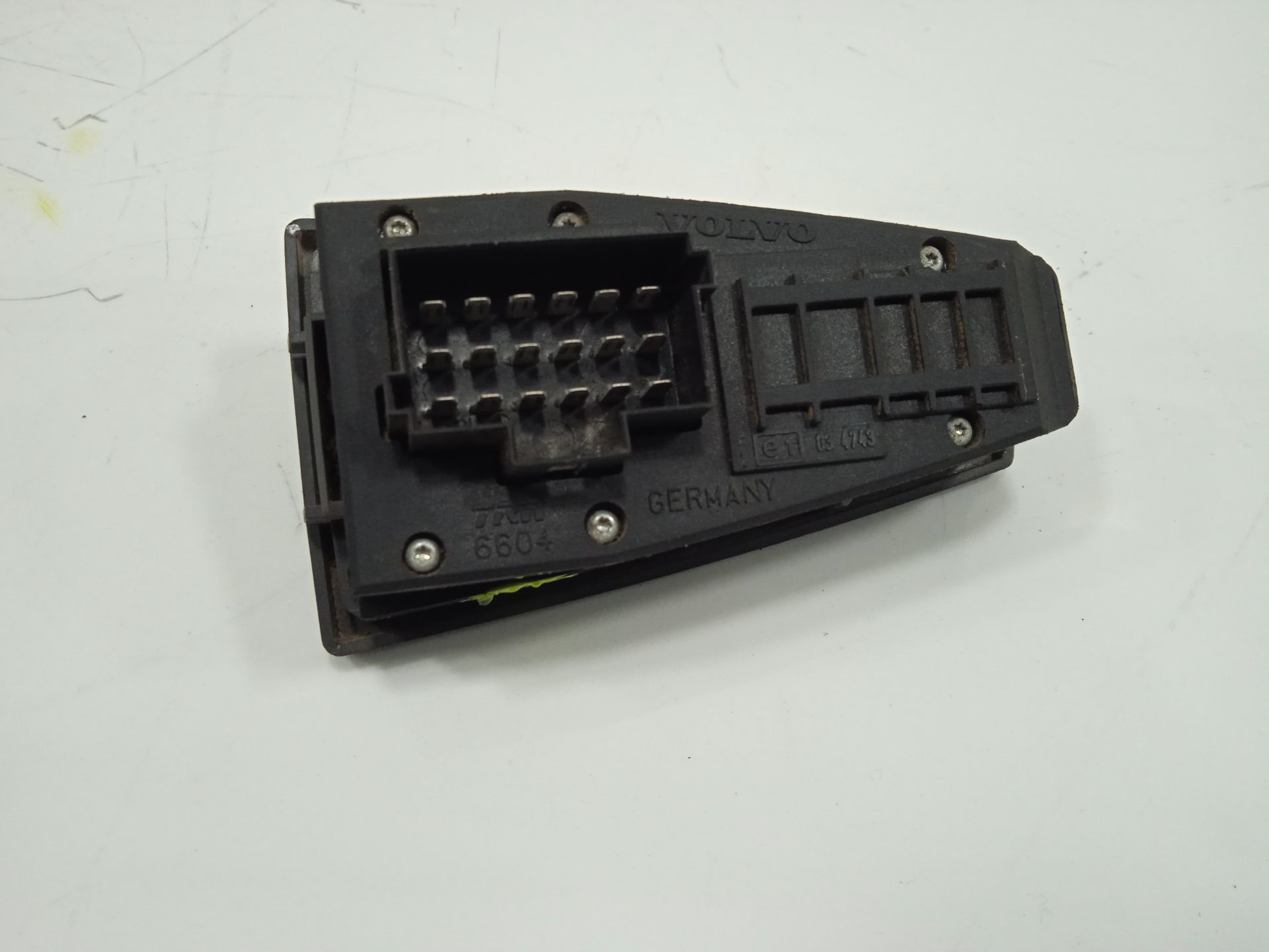 MANDO ELEVALUNAS DELANTERO IZQUIERDO VOLVO FH XXX Fg 4x2 LOW Largo (LH1 o L2H1)
