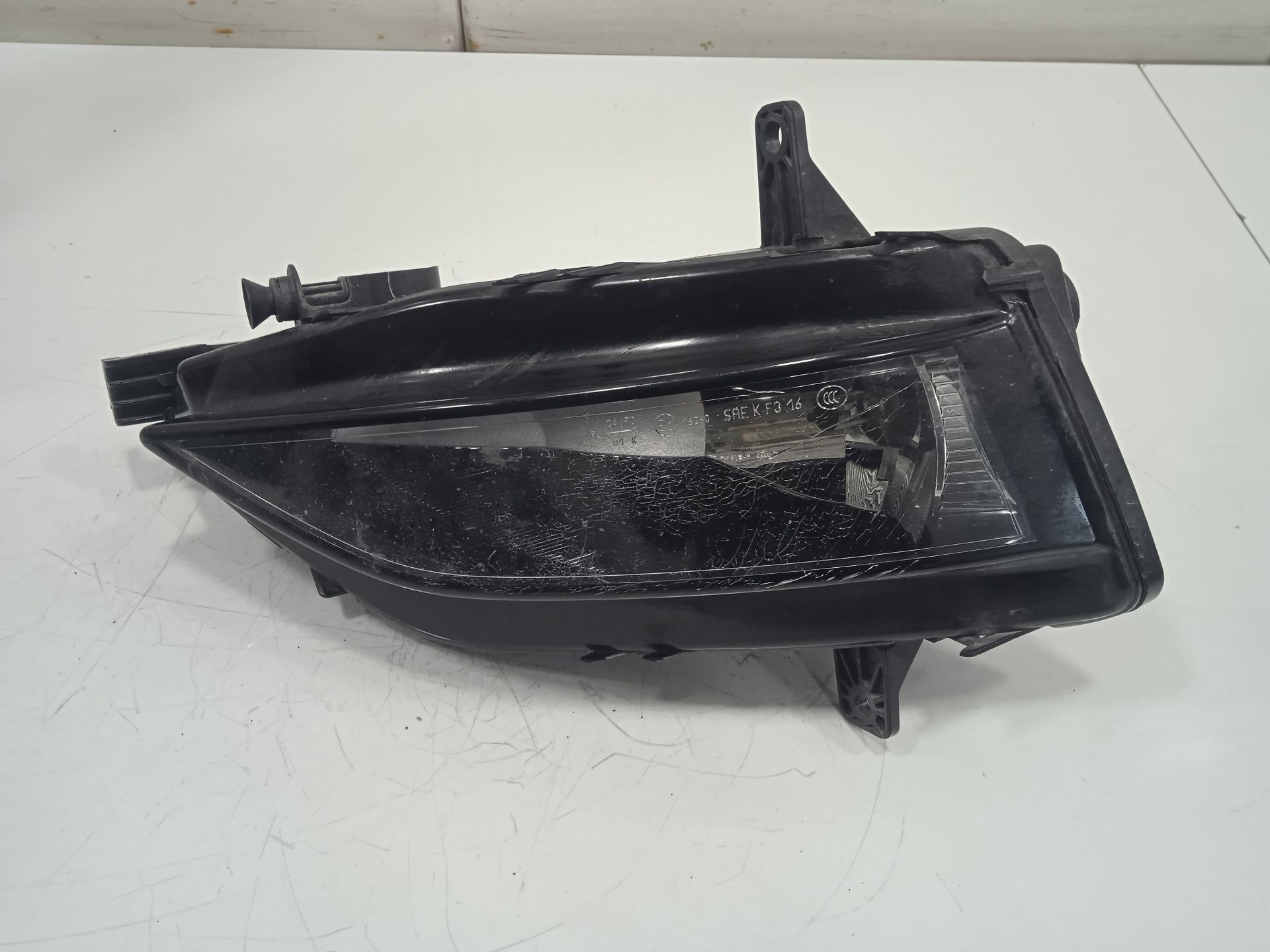 FARO ANTINIEBLA DERECHO VOLKSWAGEN GOLF VII LIM. GTI BlueMotion