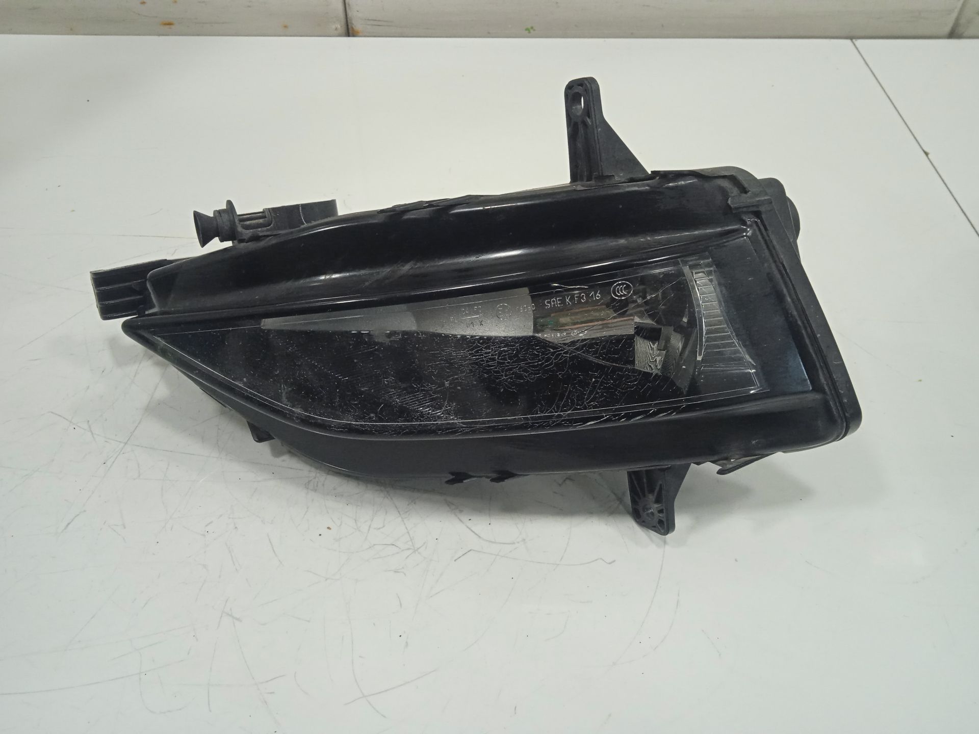 FARO ANTINIEBLA DERECHO VOLKSWAGEN GOLF VII LIM. GTI BlueMotion