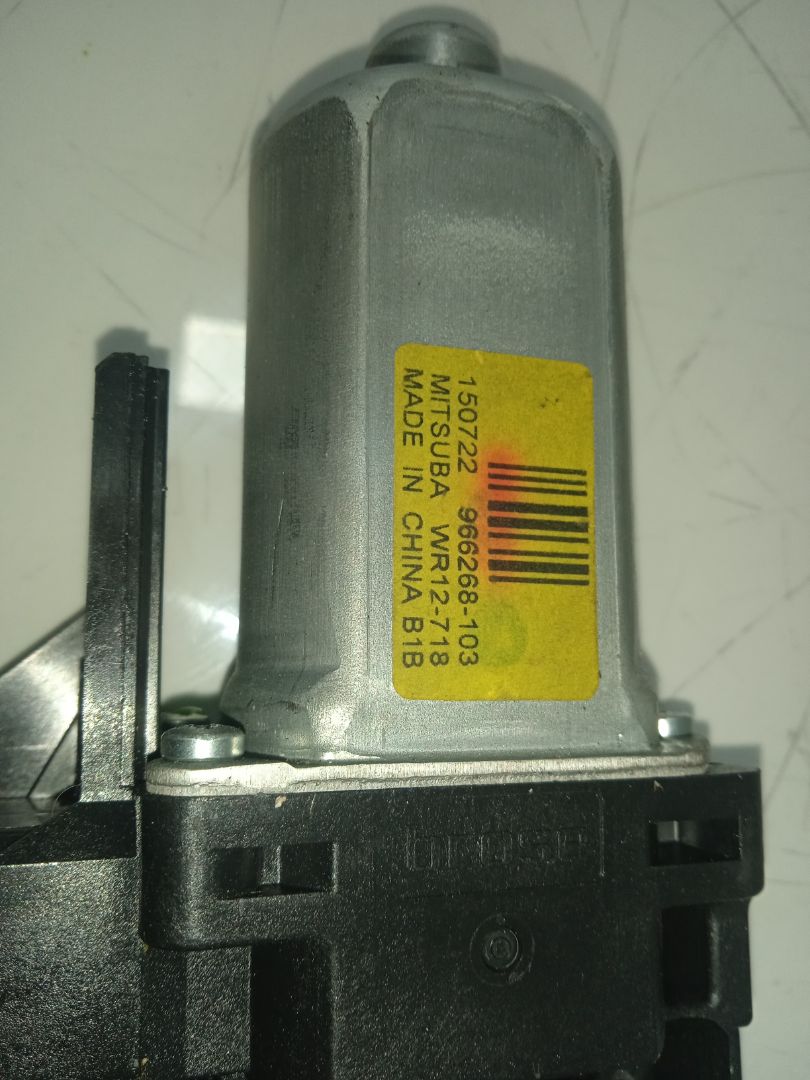 MOTOR ELEVALUNAS DELANTERO IZQUIERDO VOLVO V60 KOMBI Kinetic