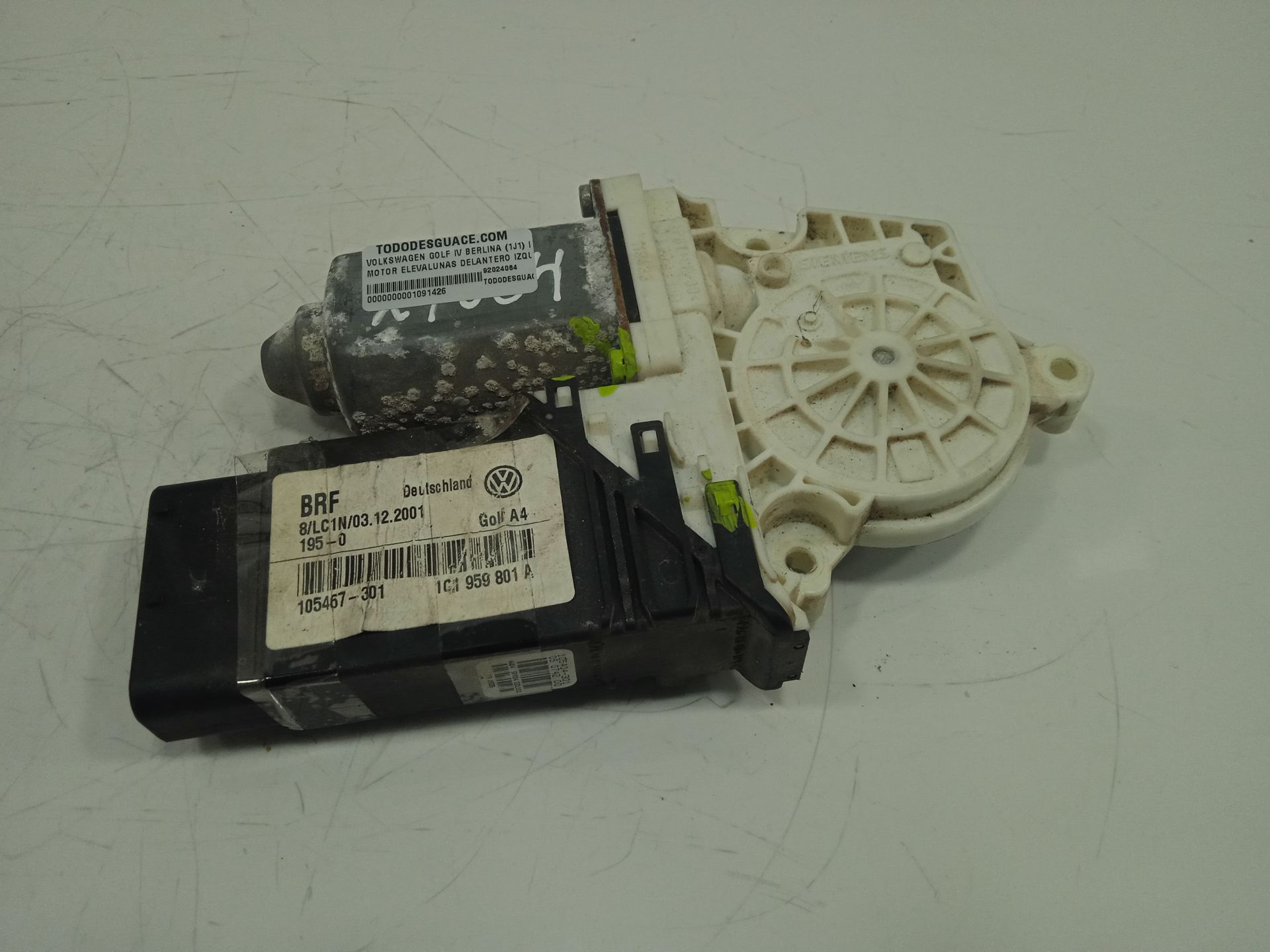 MOTOR ELEVALUNAS DELANTERO IZQUIERDO VOLKSWAGEN GOLF IV BERLINA (1J1) Básico