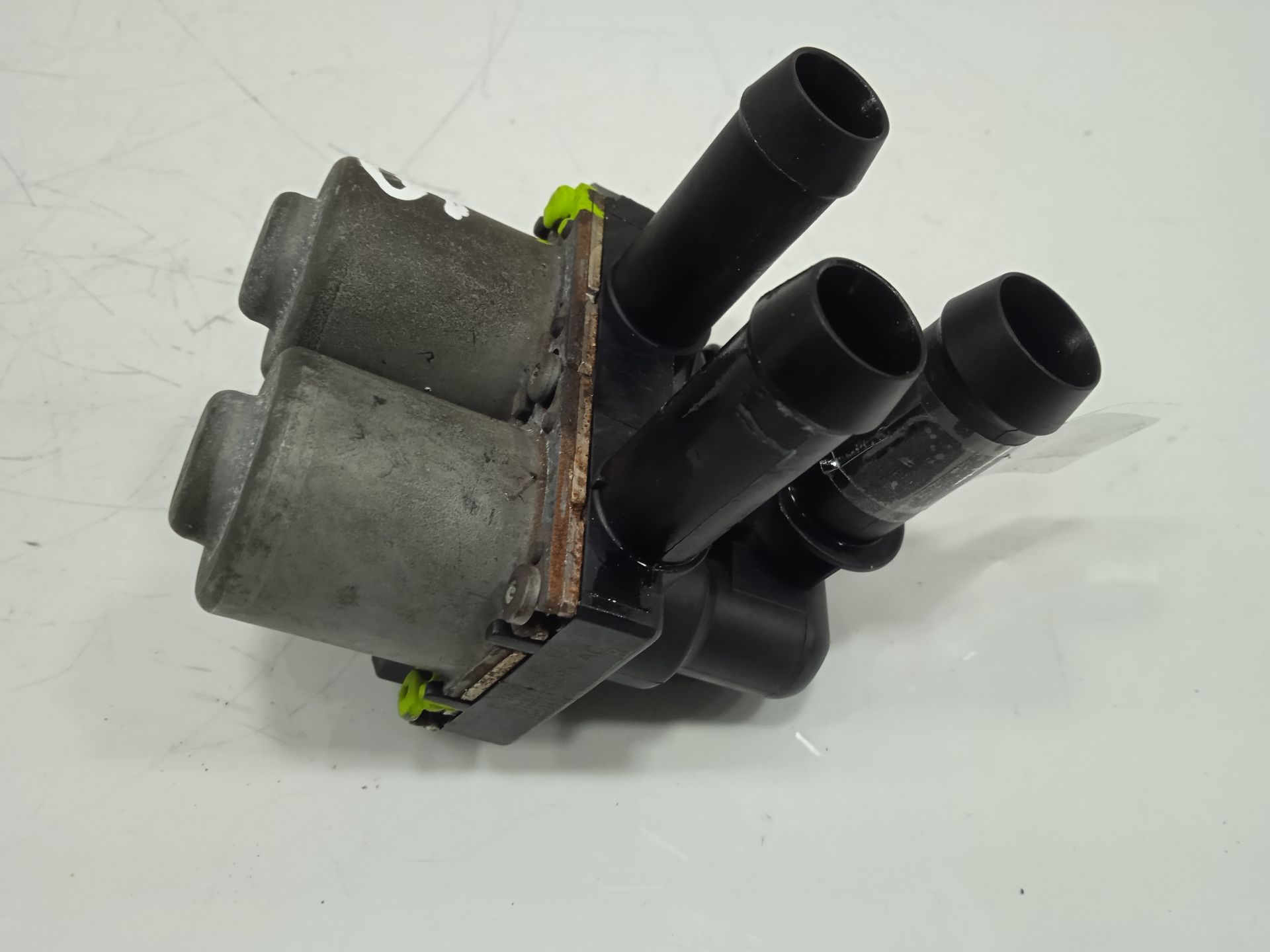 BOMBA AUXILIAR AGUA AUDI R8 (423) *