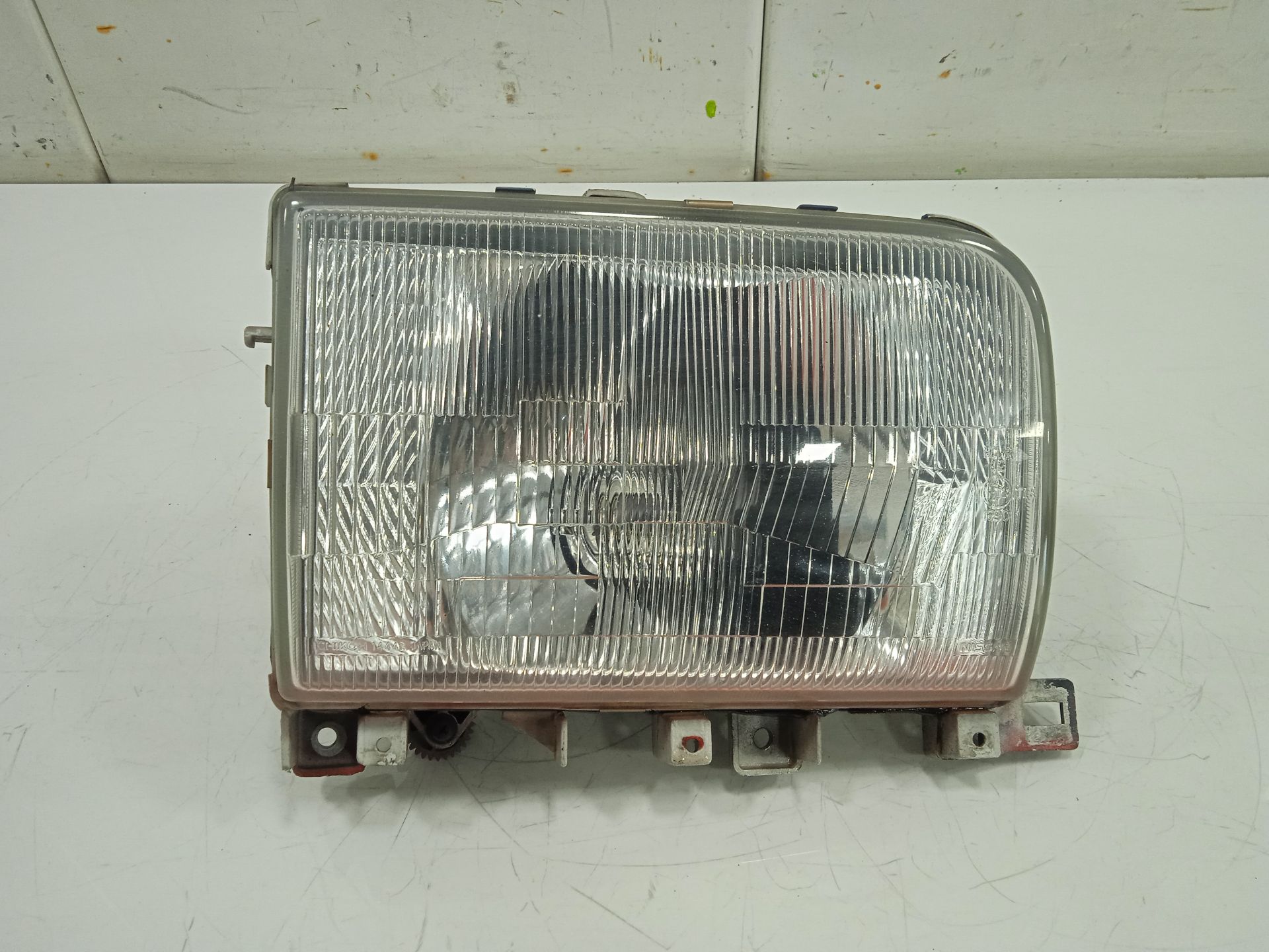 FARO DERECHO NISSAN CABSTAR TL110.35