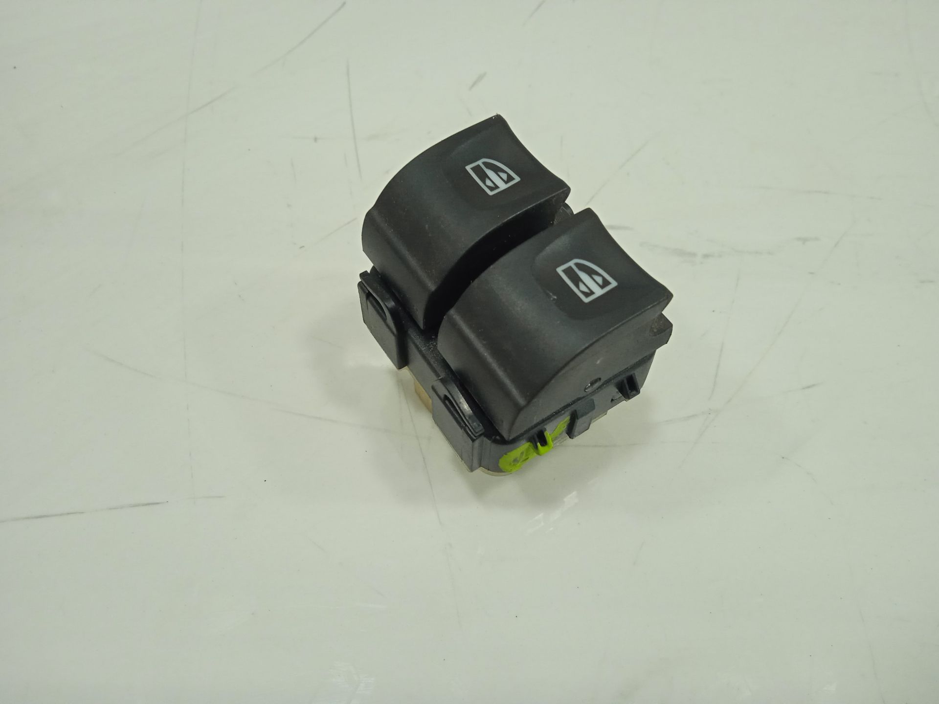 MANDO ELEVALUNAS DELANTERO IZQUIERDO RENAULT ZOE Entry